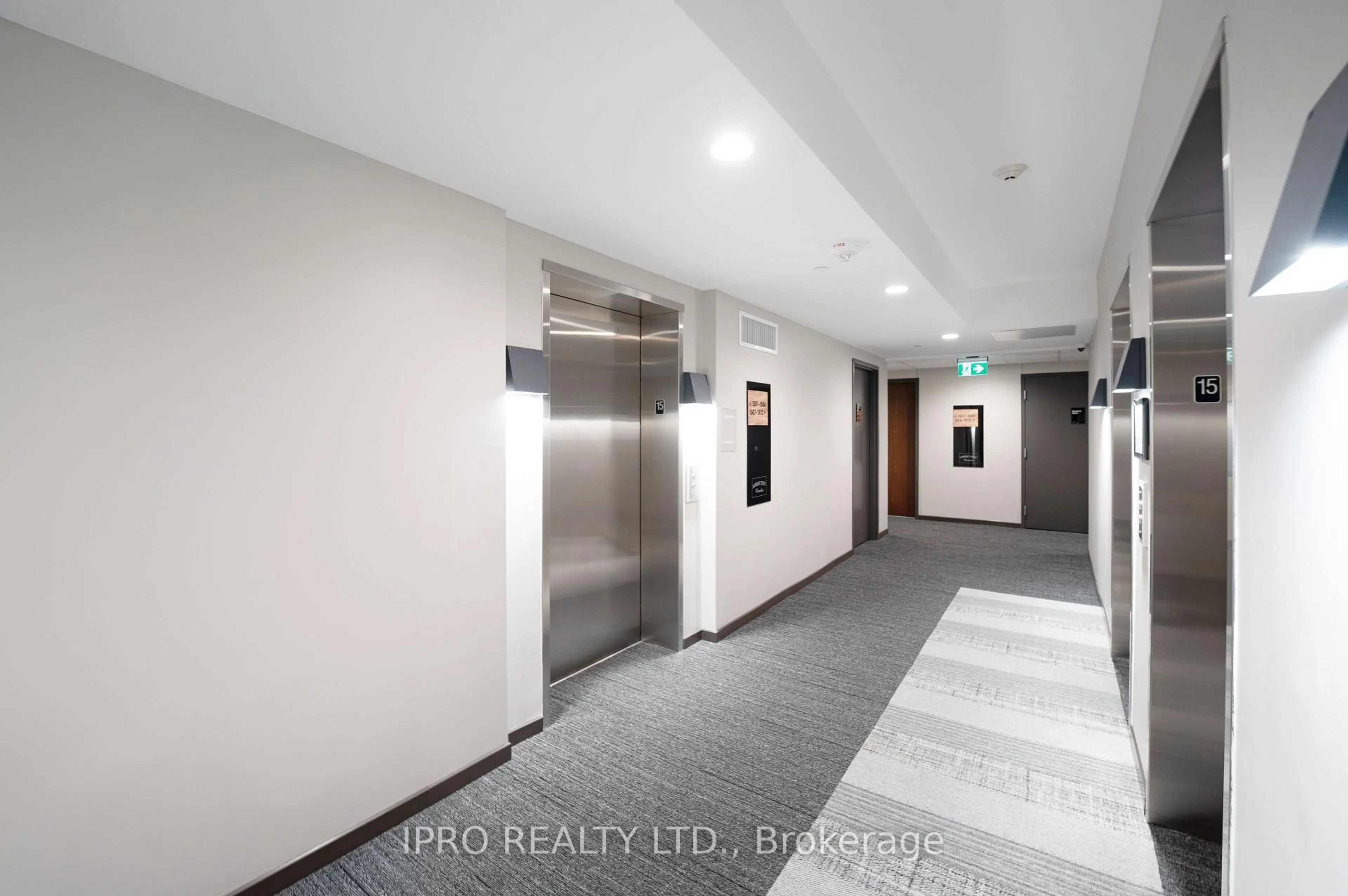 Indoor foyer for 108 Garment St #1502, Kitchener Ontario N2G 0E2