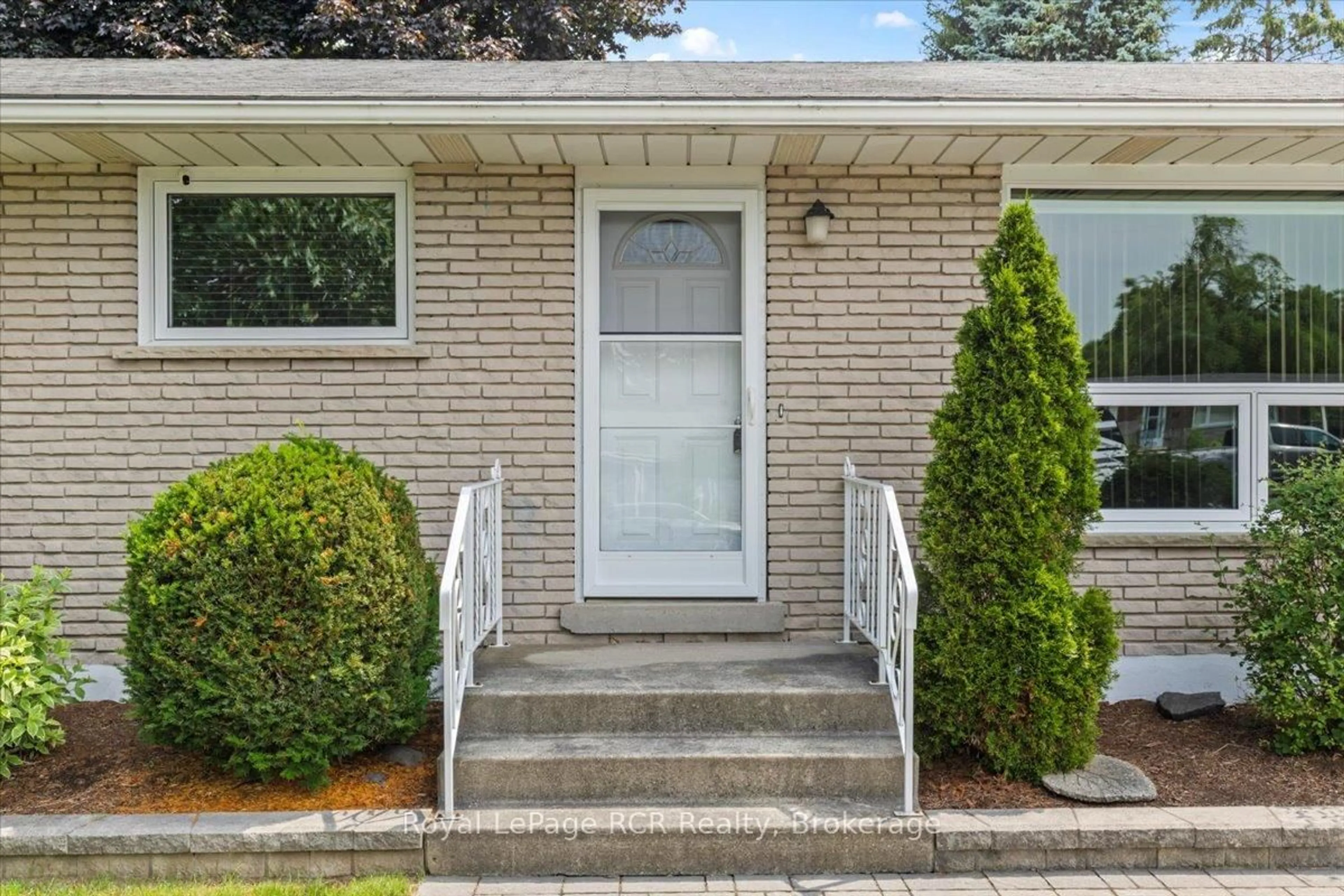 Unknown for 161 6th Ave, Hanover Ontario N4N 2E3
