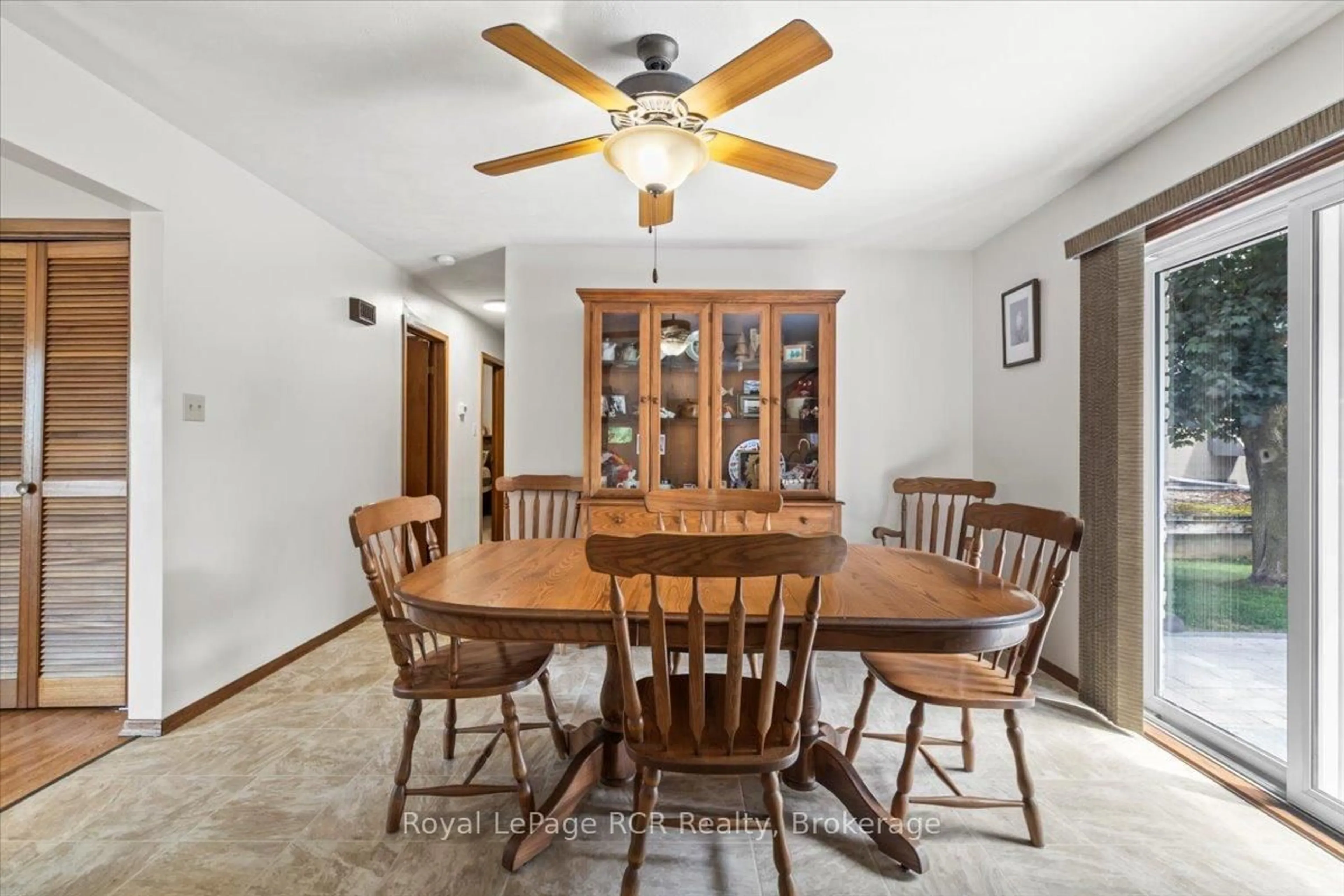 Dining room, ceramic/tile floor for 161 6th Ave, Hanover Ontario N4N 2E3