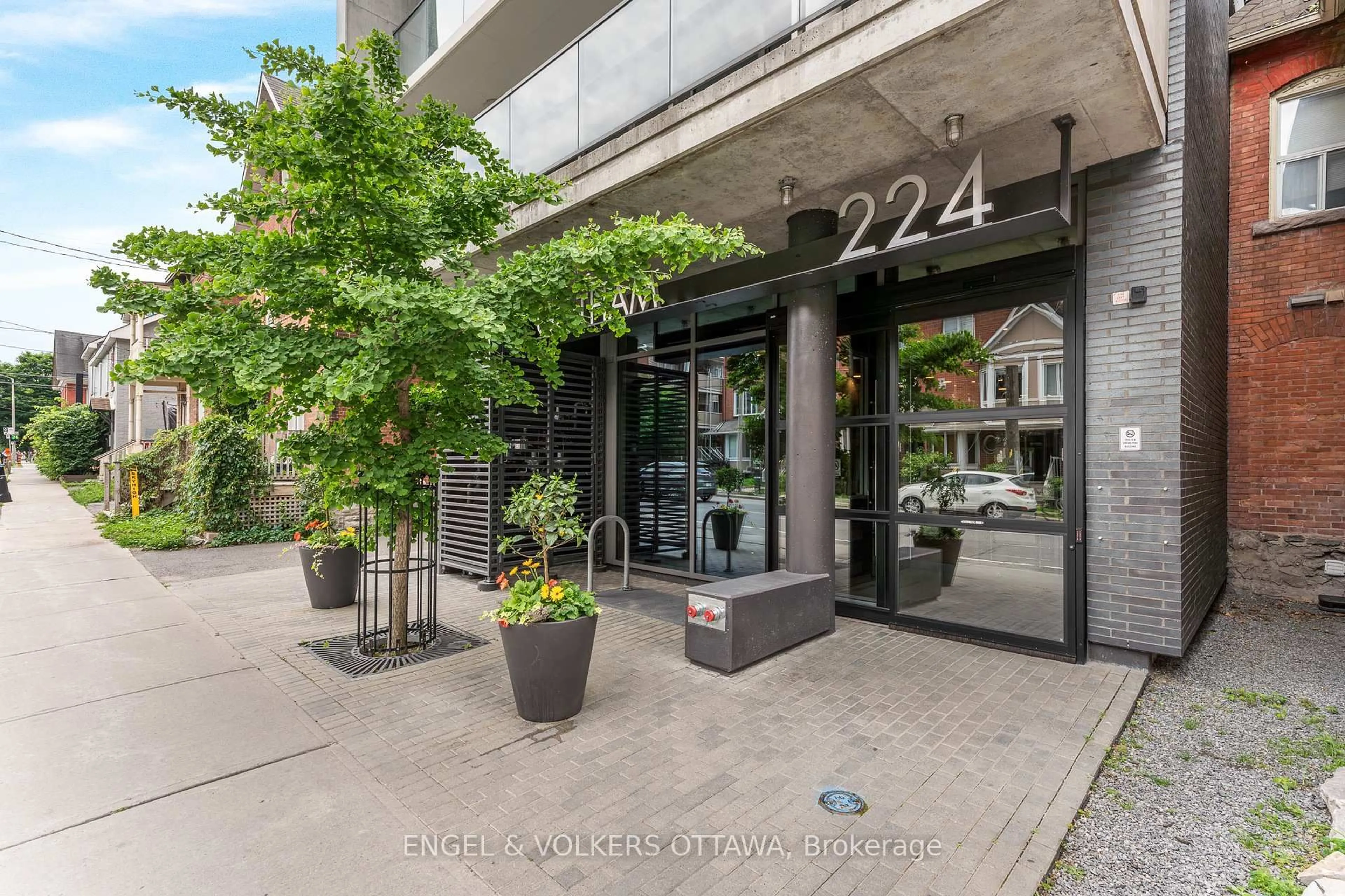Unknown for 224 Lyon St #303, Ottawa Ontario K1R 0C1