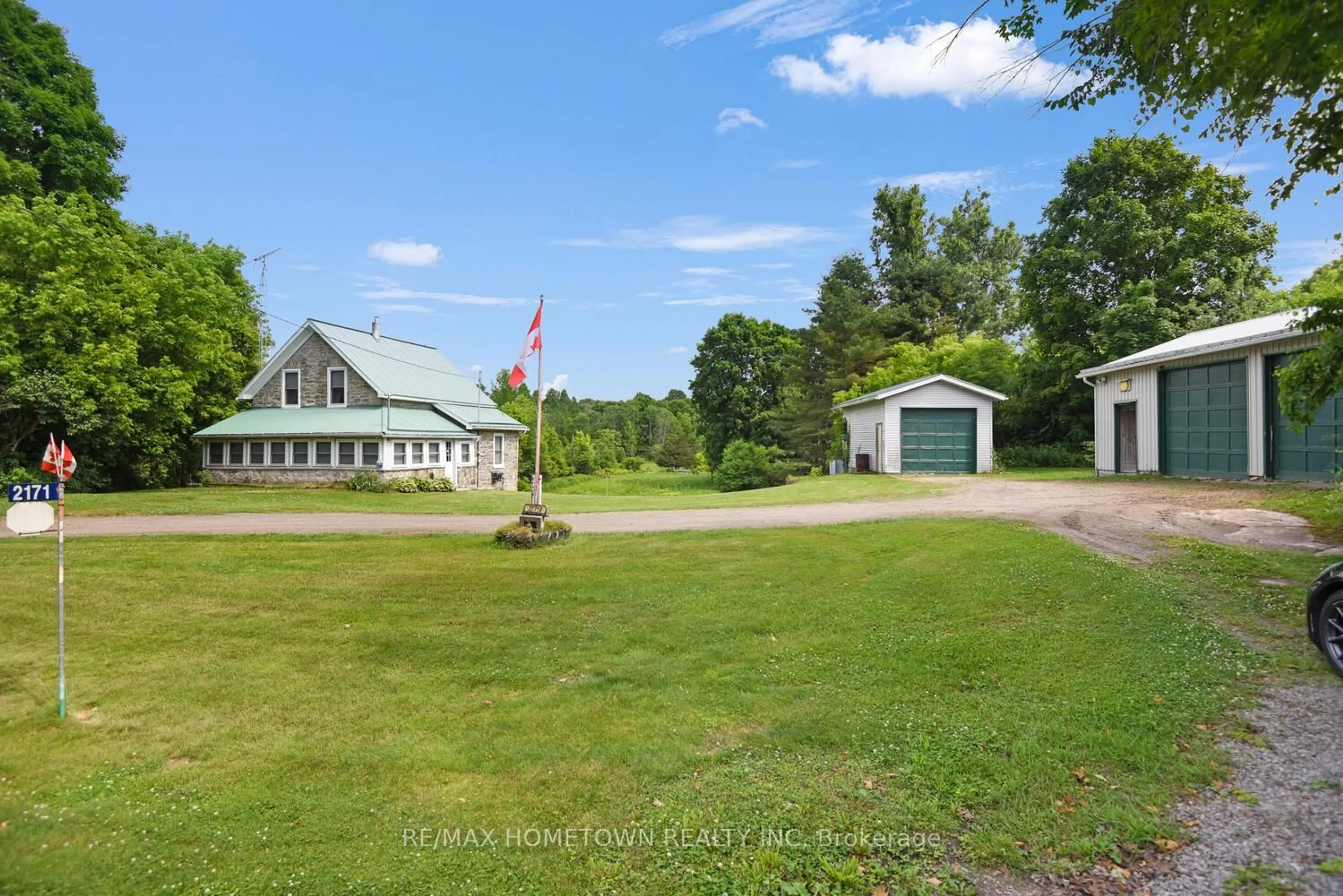 A pic from outside/outdoor area/front of a property/back of a property/a pic from drone, unknown for 2171 Hallecks Rd, Elizabethtown-Kitley Ontario K6V 5T3