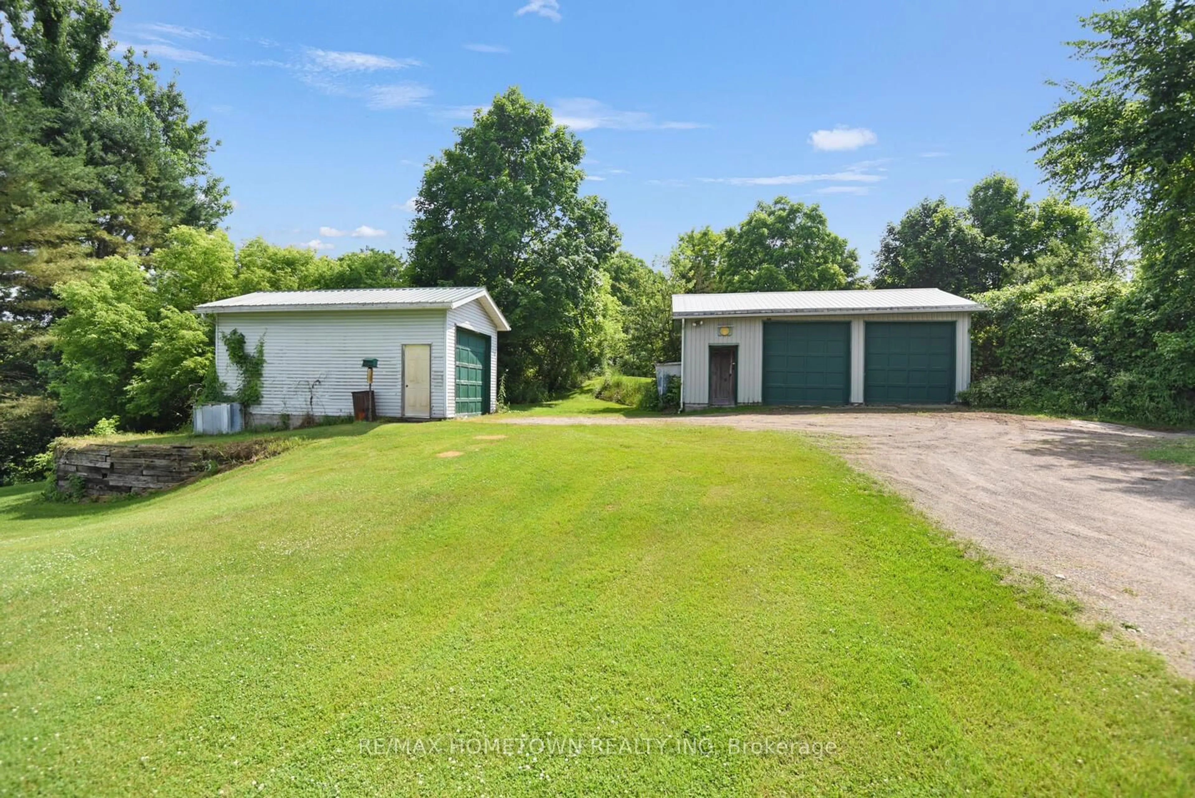 A pic from outside/outdoor area/front of a property/back of a property/a pic from drone, unknown for 2171 Hallecks Rd, Elizabethtown-Kitley Ontario K6V 5T3