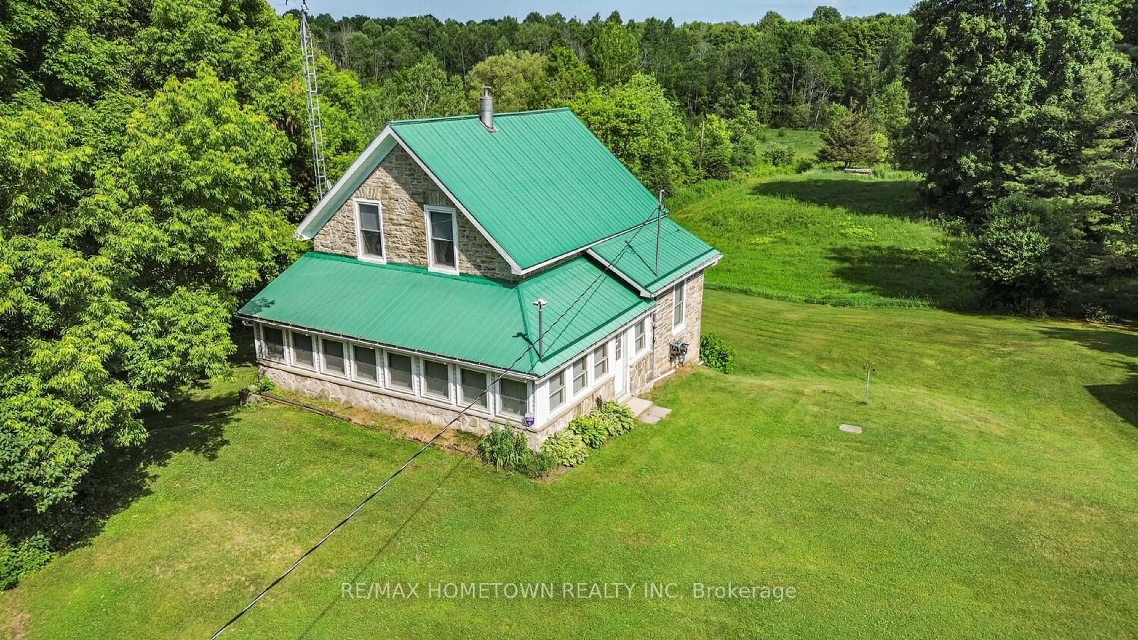 A pic from outside/outdoor area/front of a property/back of a property/a pic from drone, building for 2171 Hallecks Rd, Elizabethtown-Kitley Ontario K6V 5T3
