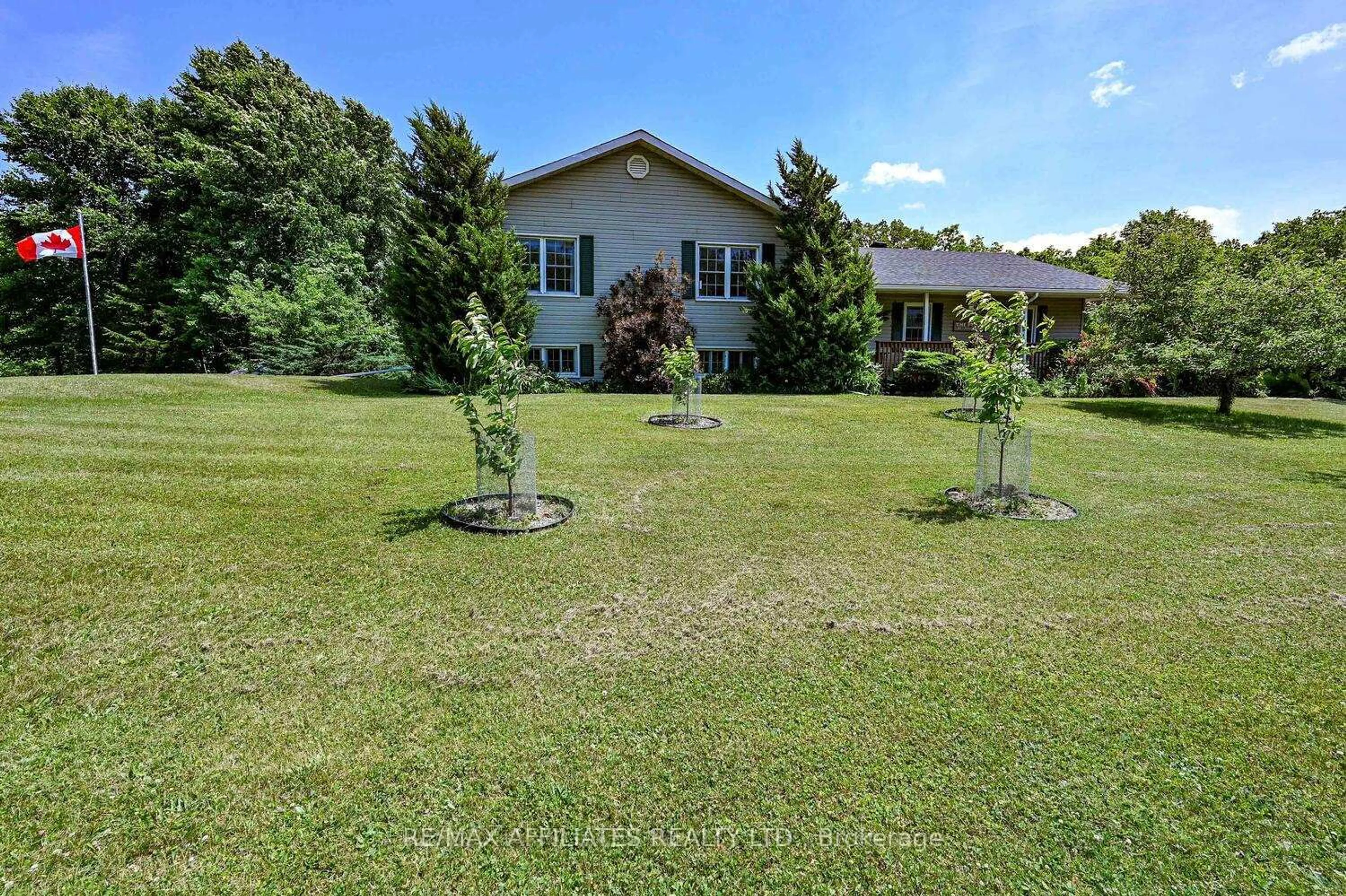 A pic from outside/outdoor area/front of a property/back of a property/a pic from drone, unknown for 193 Kellys Rd, Rideau Lakes Ontario K7A 4S5