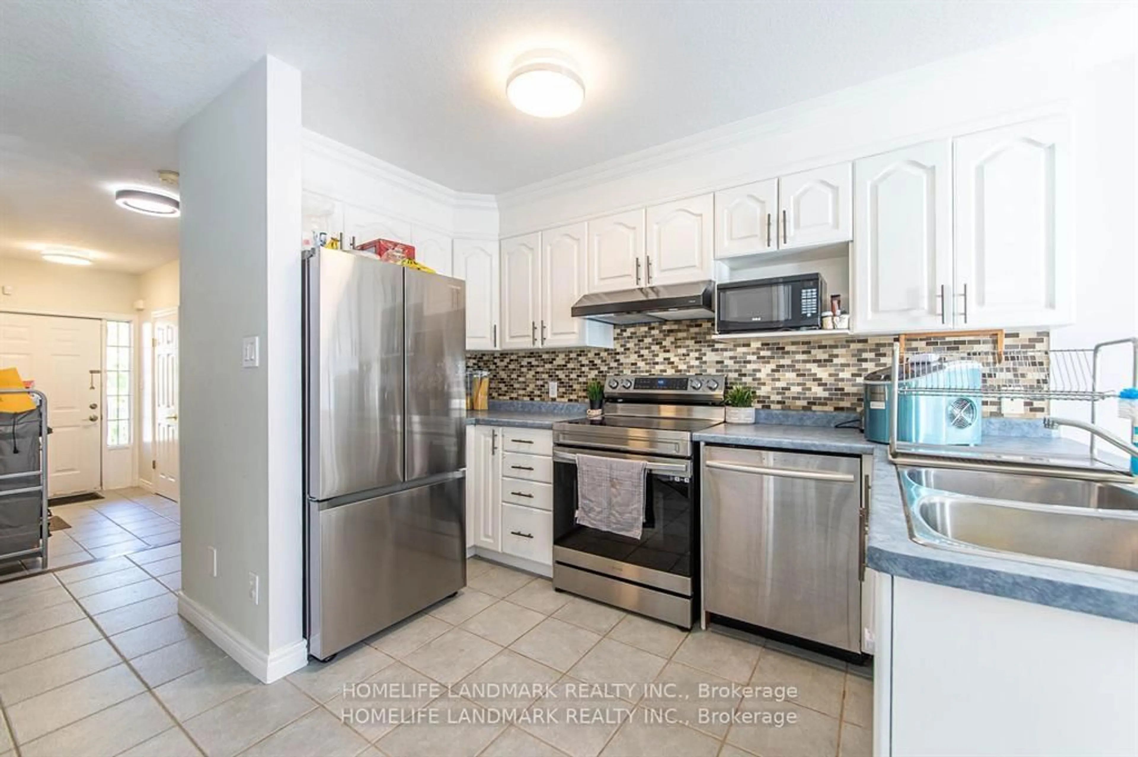 Standard kitchen, ceramic/tile floor for 655A Royal Fern St, Waterloo Ontario N2V 2P6