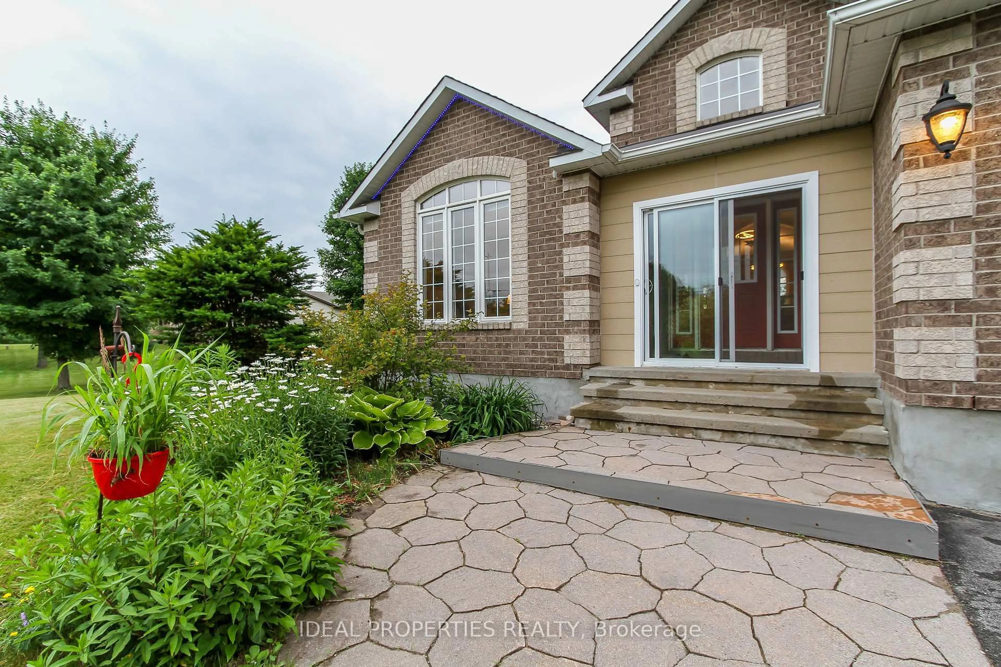 Home with brick exterior material, street for 208 Pine Ridge Dr, Carleton Place Ontario K7C 3P2