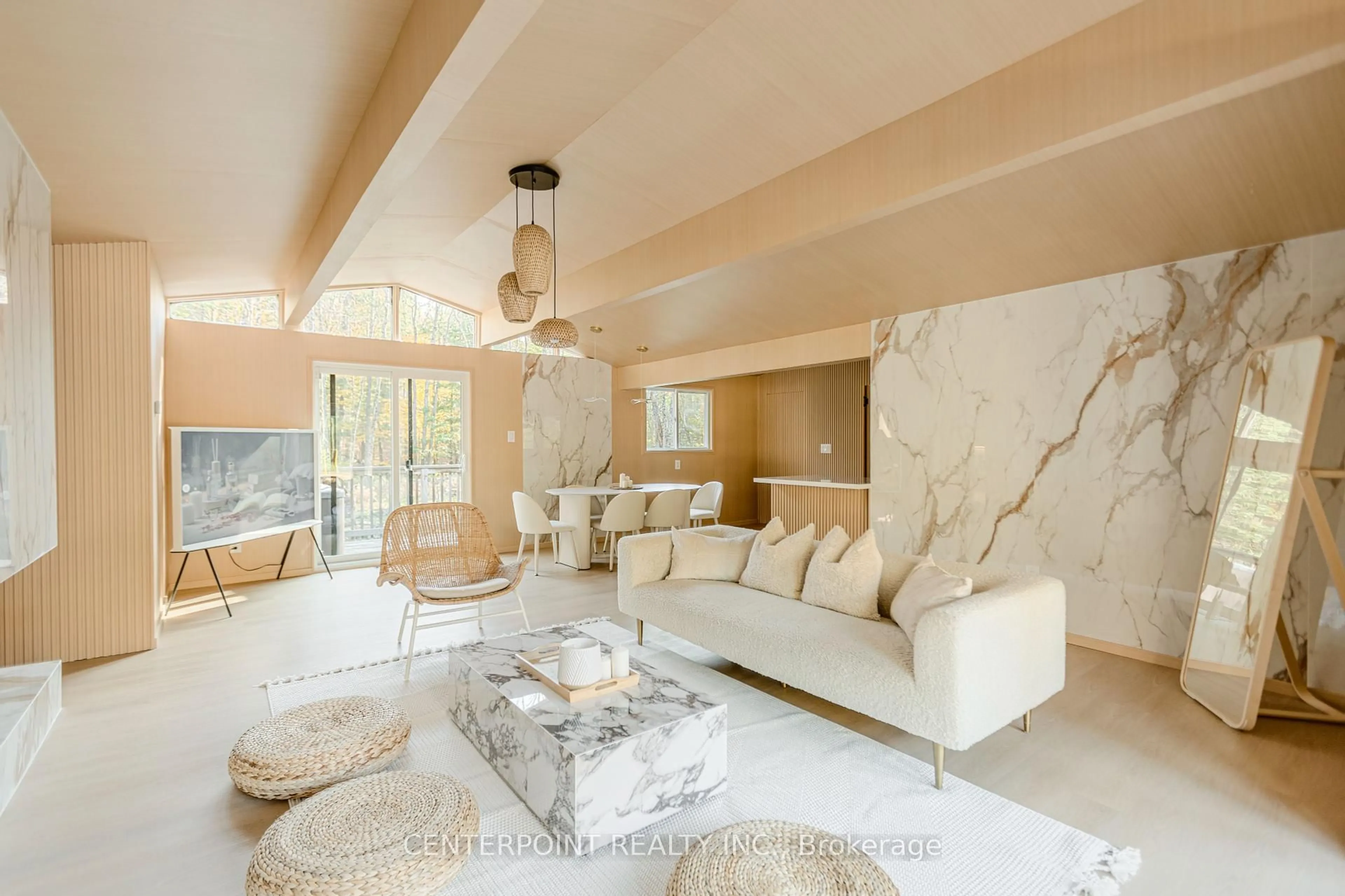 Living room with furniture, ceramic/tile floor for 1140 SPRINGDALE SHORES, Bracebridge Ontario P1L 1W9