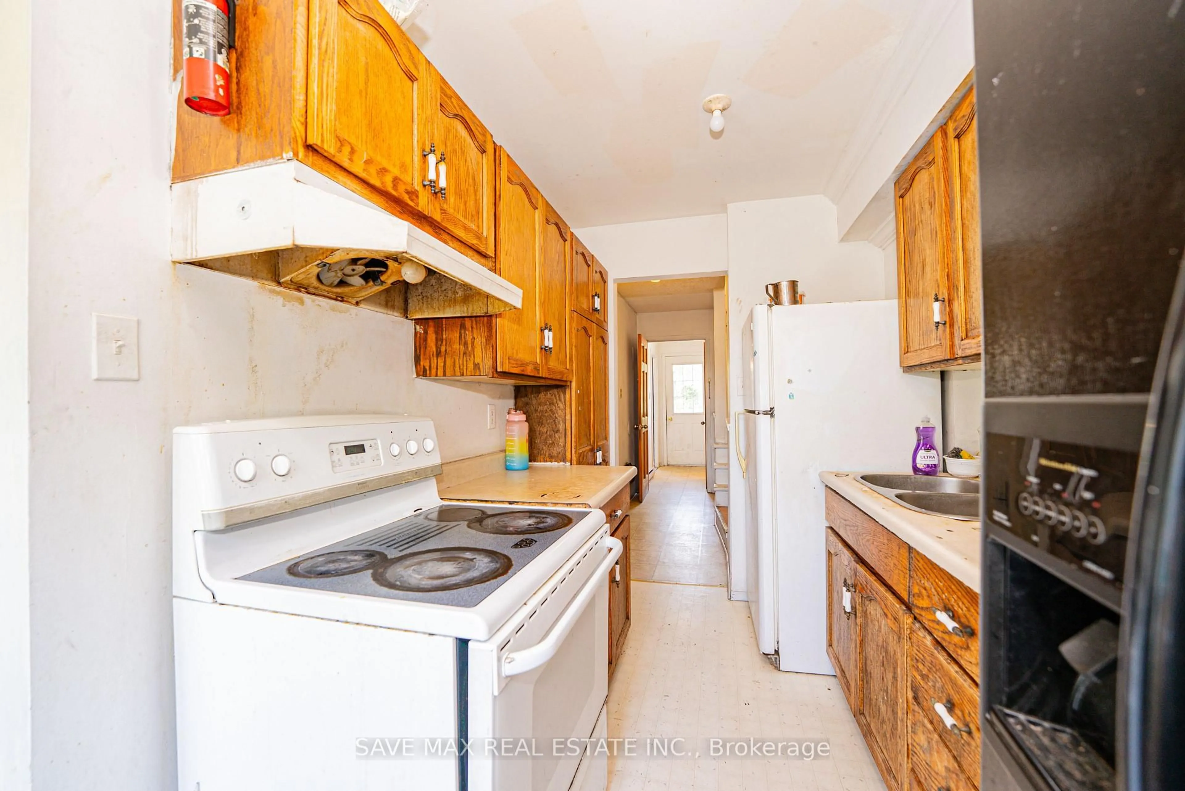 Standard kitchen, unknown for 115 Albert St, Kawartha Lakes Ontario K9V 5T2