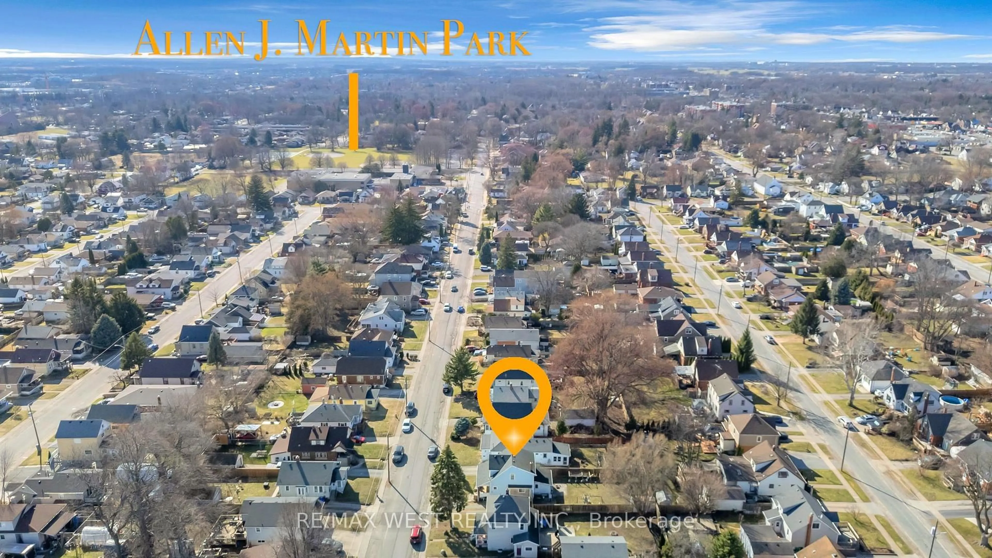A pic from outside/outdoor area/front of a property/back of a property/a pic from drone, street for 6367 Culp St, Niagara Falls Ontario L2G 2C2