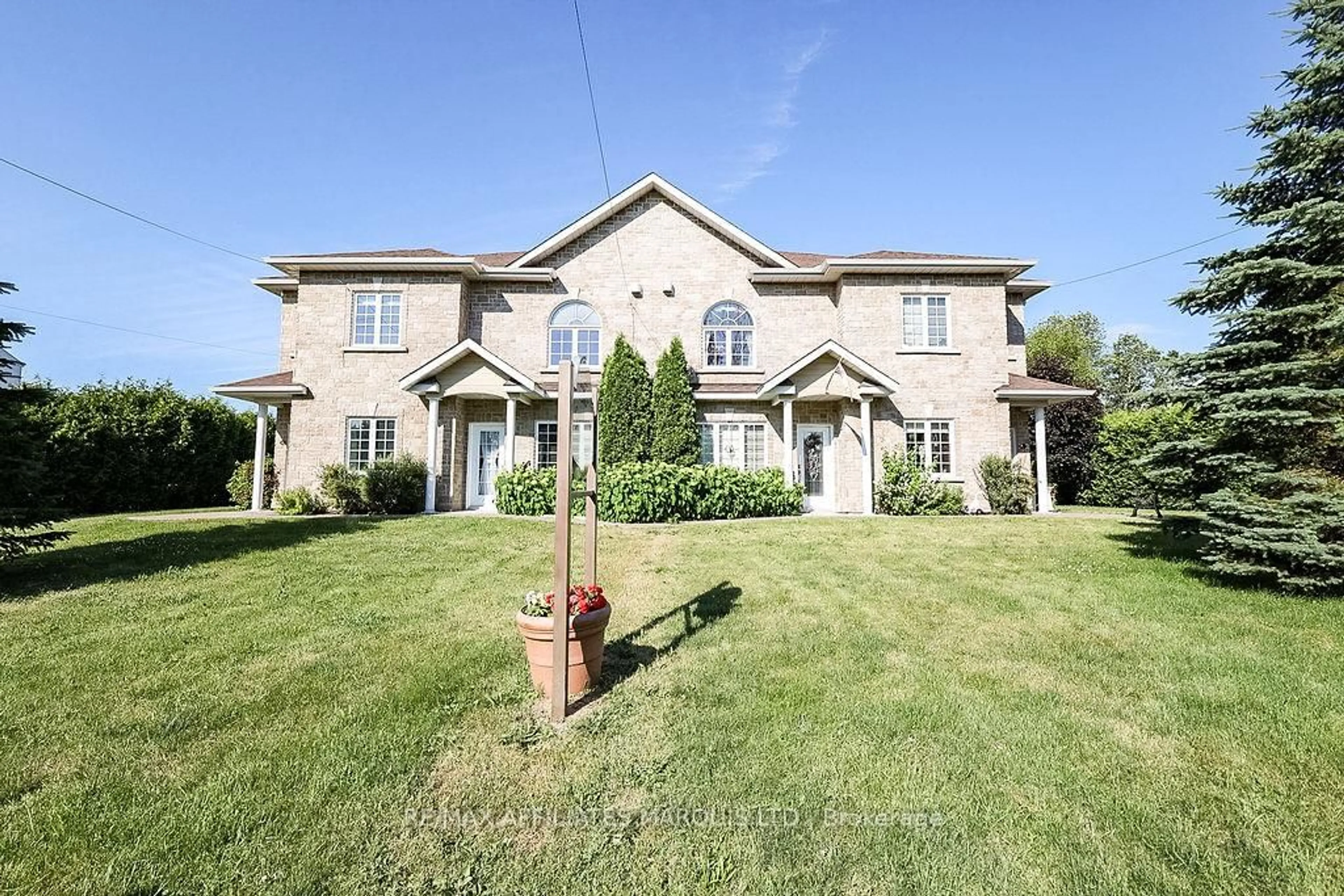 Home with brick exterior material, unknown for 570 West Boundary Rd, North Glengarry Ontario K0C 1A0