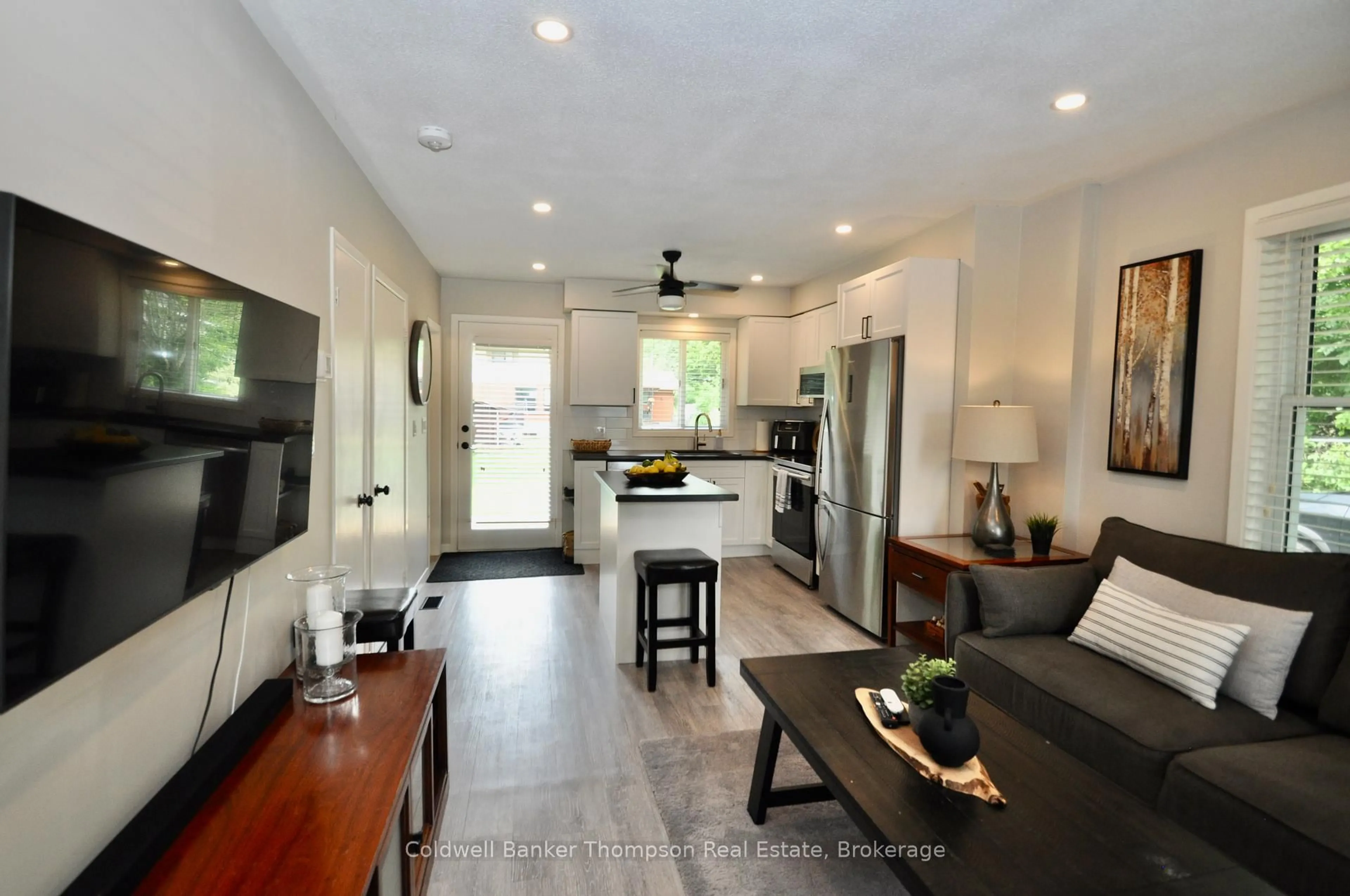 Open concept kitchen, ceramic/tile floor for 9 Maple Ave, Huntsville Ontario P1H 1H2