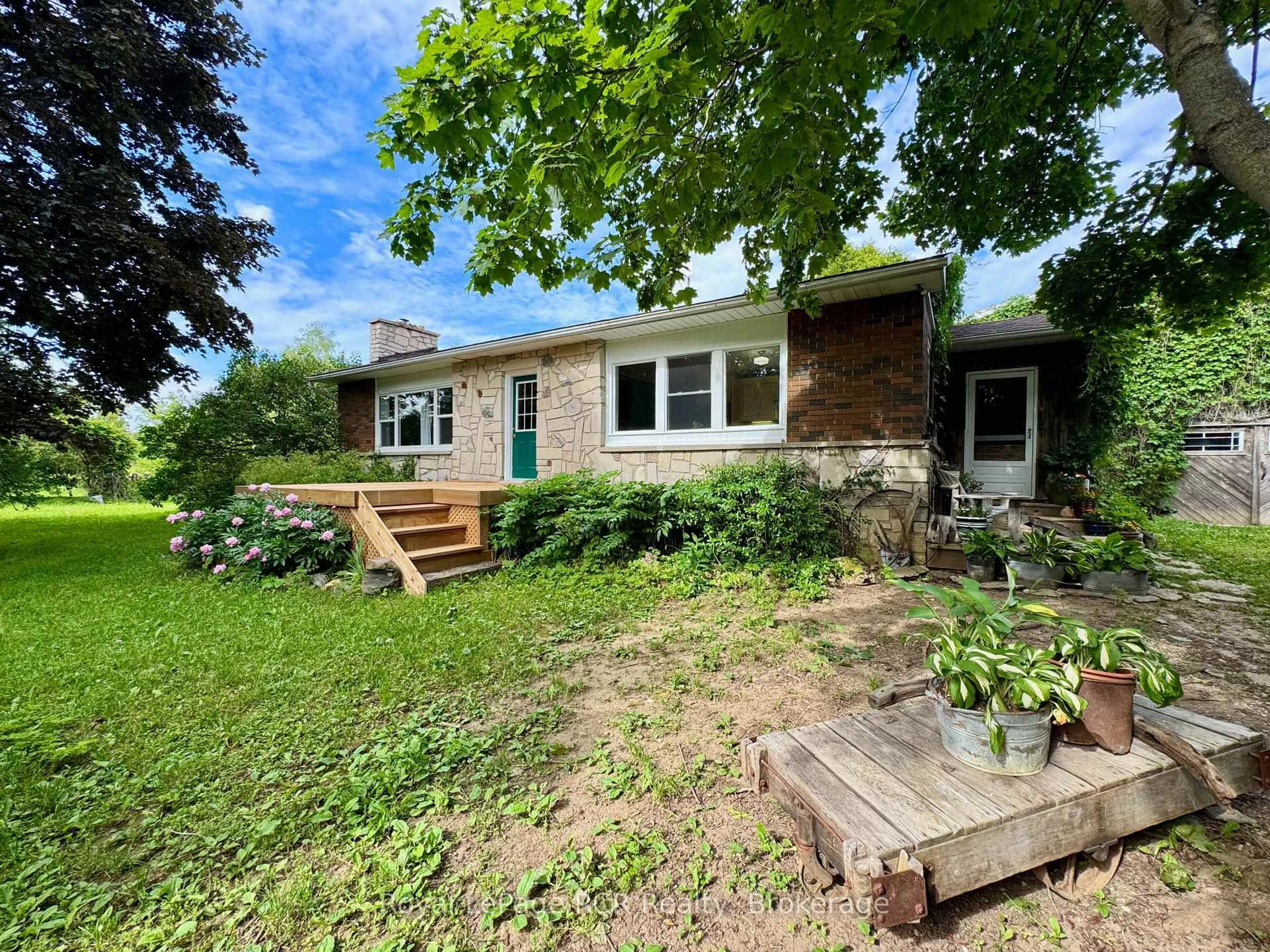 A pic from outside/outdoor area/front of a property/back of a property/a pic from drone, unknown for 158 Forty Hills Rd, Northern Bruce Peninsula Ontario N0H 1W0