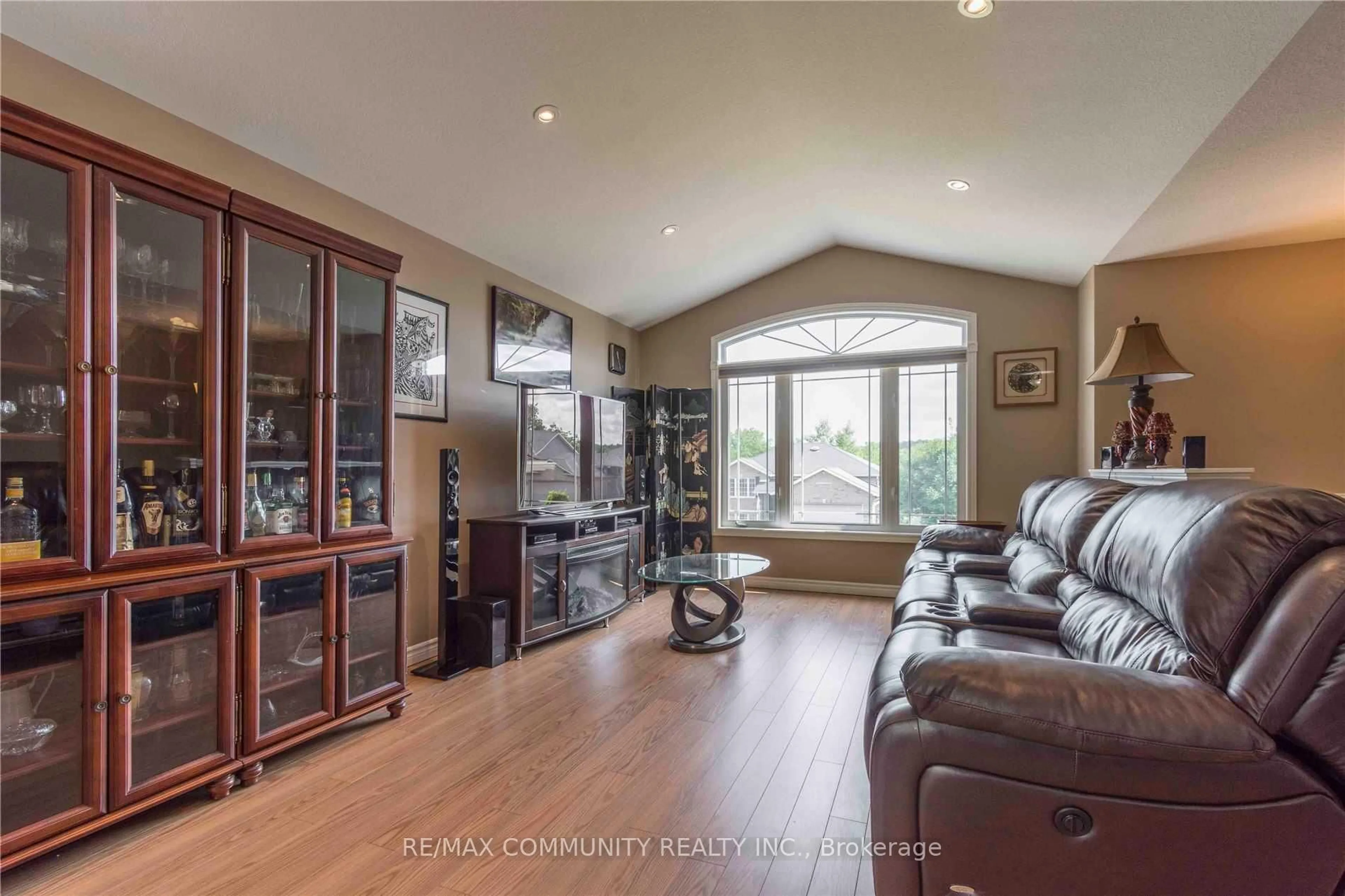 Living room with furniture, wood/laminate floor for 25 Kyle Crt, Hastings Ontario K0K 2C0