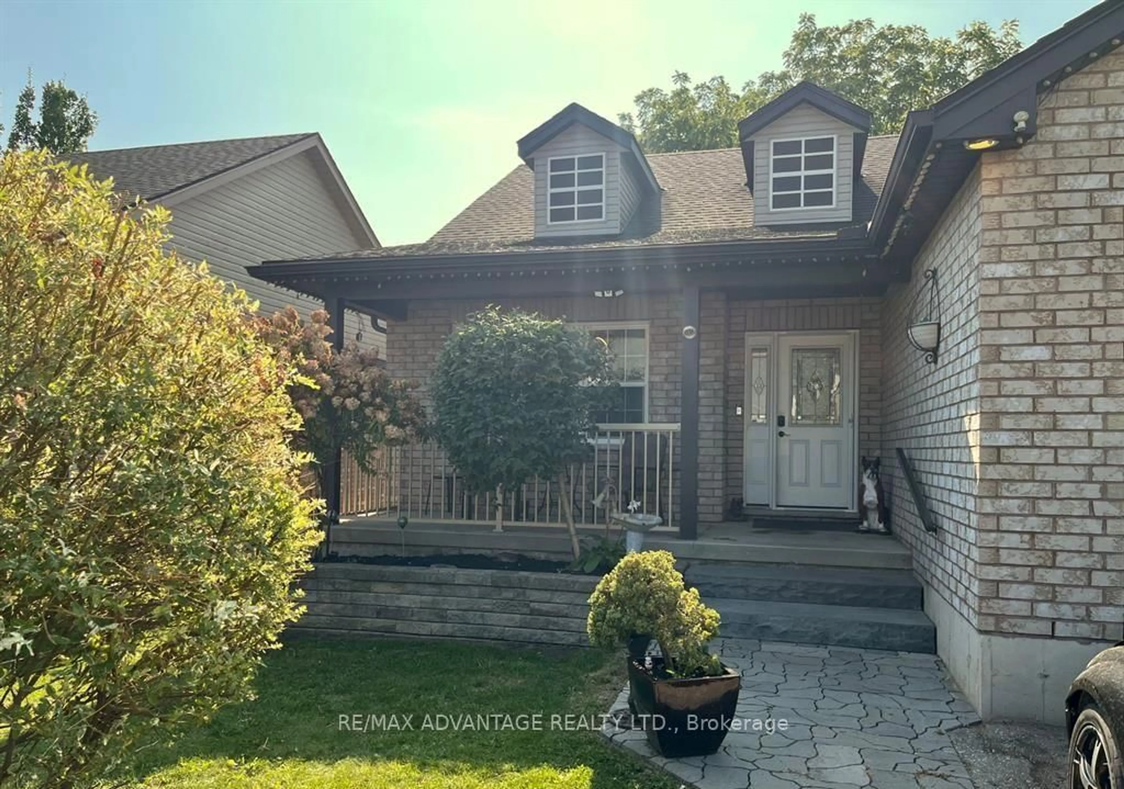 A pic from outside/outdoor area/front of a property/back of a property/a pic from drone, street for 12 Henderson Crt, Ingersoll Ontario N5C 0A1