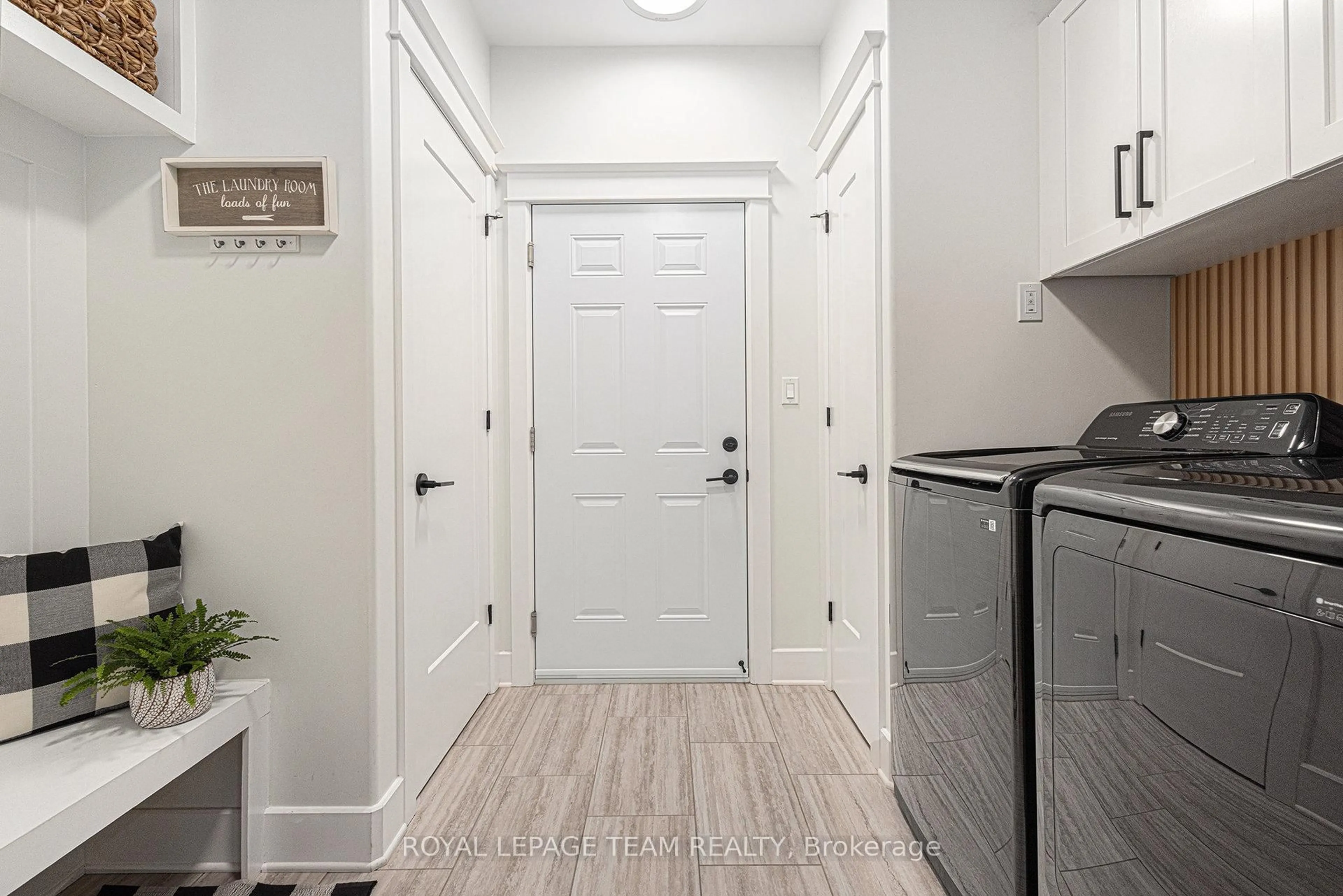 Indoor entryway for 101 BROOKBERRY Cres, North Grenville Ontario K0G 1J0