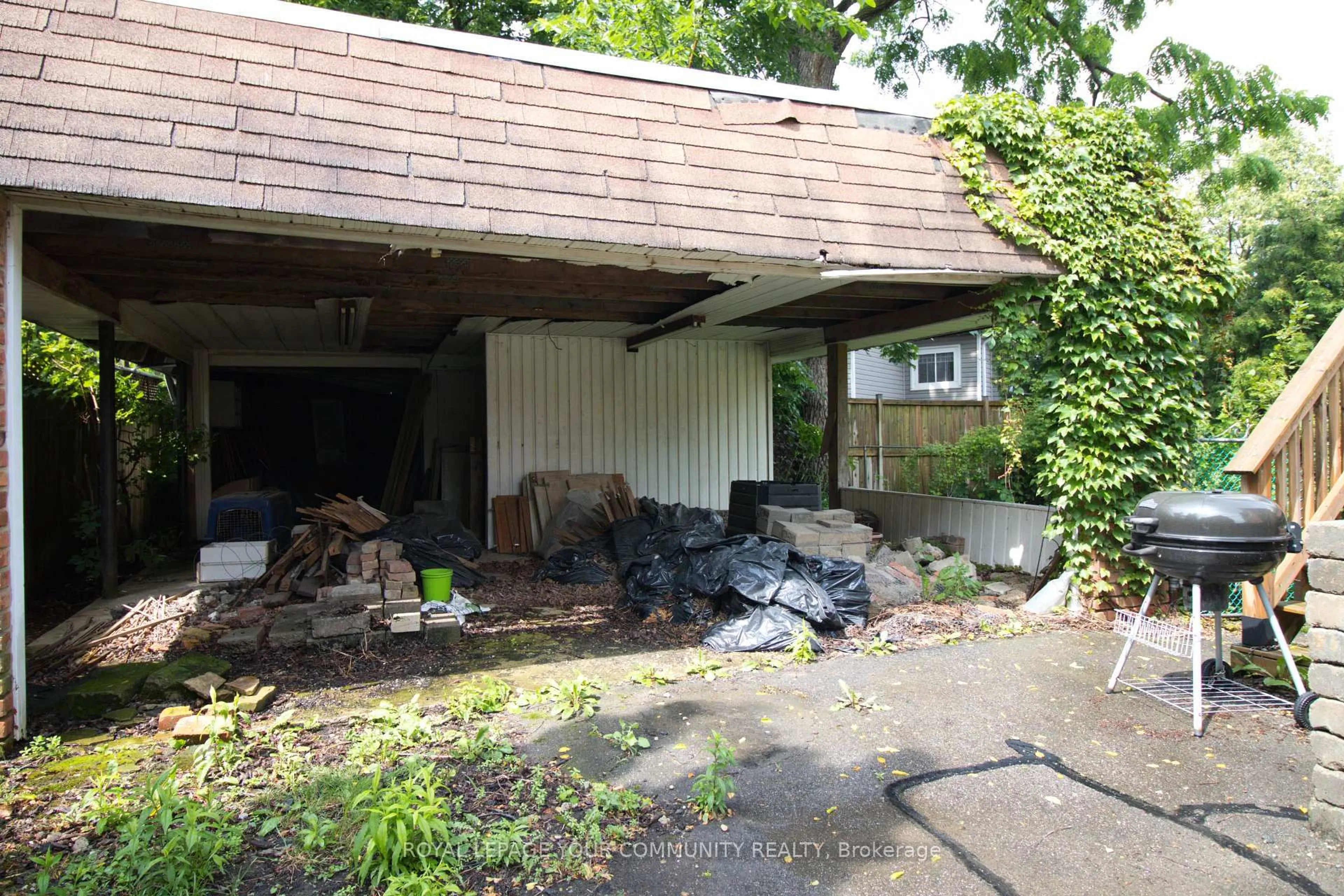 Shed for 16 West St, Chatham-Kent Ontario N7M 2R2