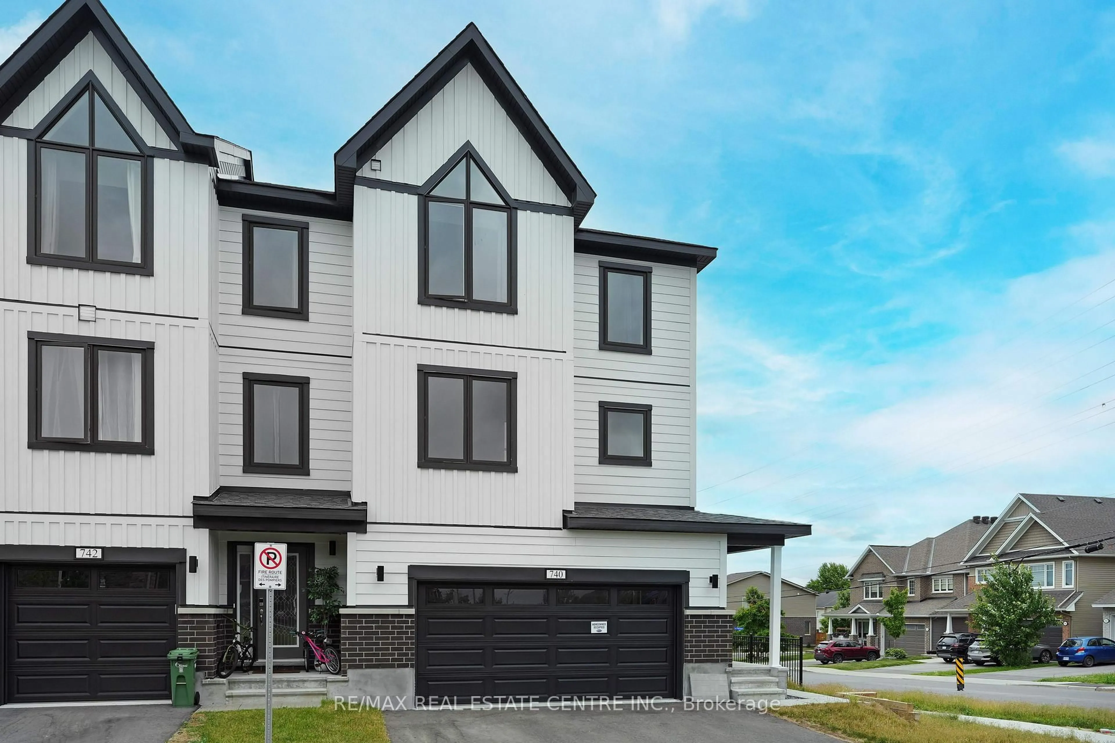 Unknown for 740 Kinstead Pvt Private, Ottawa Ontario K2S 3B3