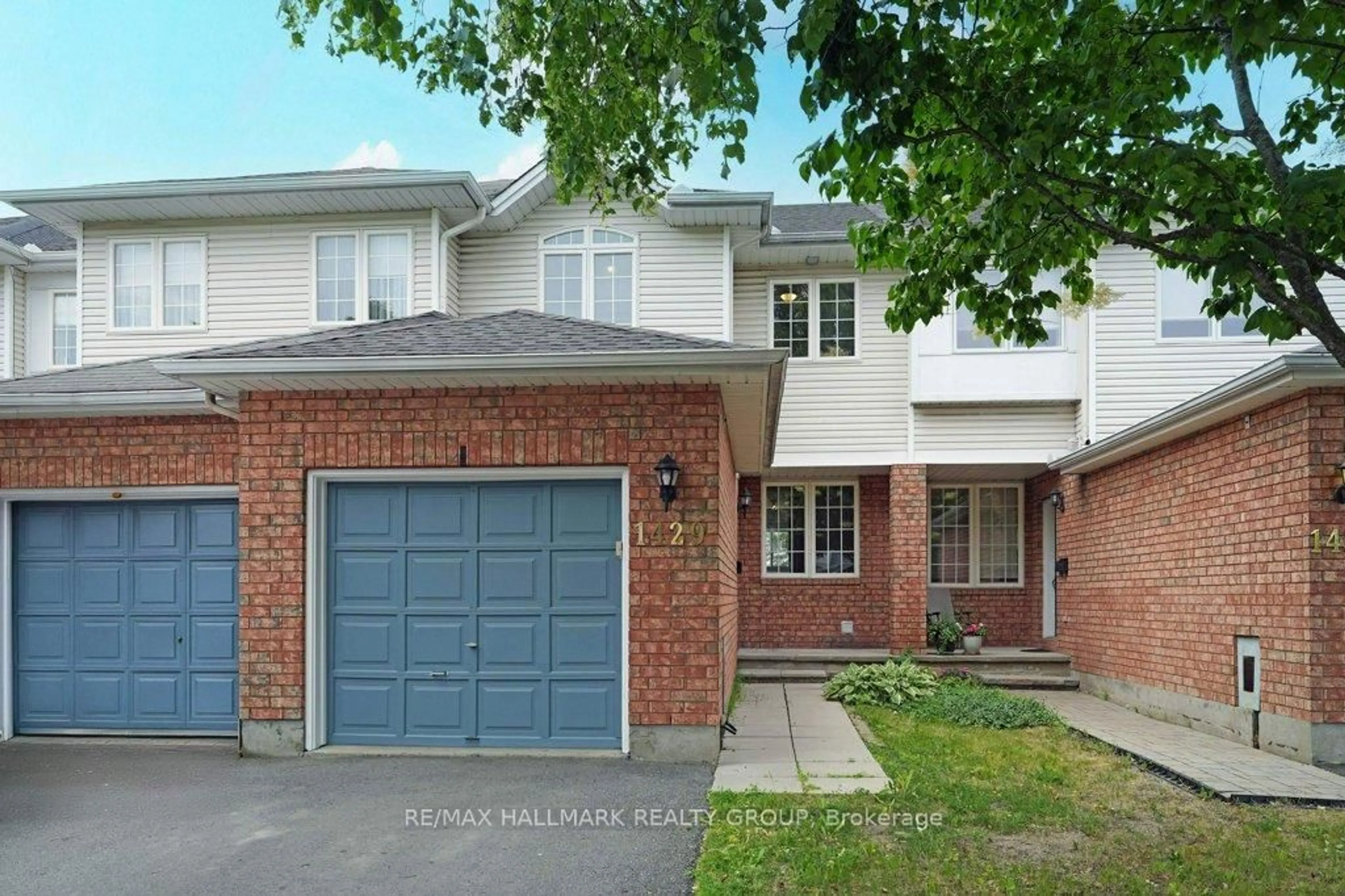 Home with brick exterior material, street for 1429 Lynx Cres, Ottawa Ontario K4A 3Z1