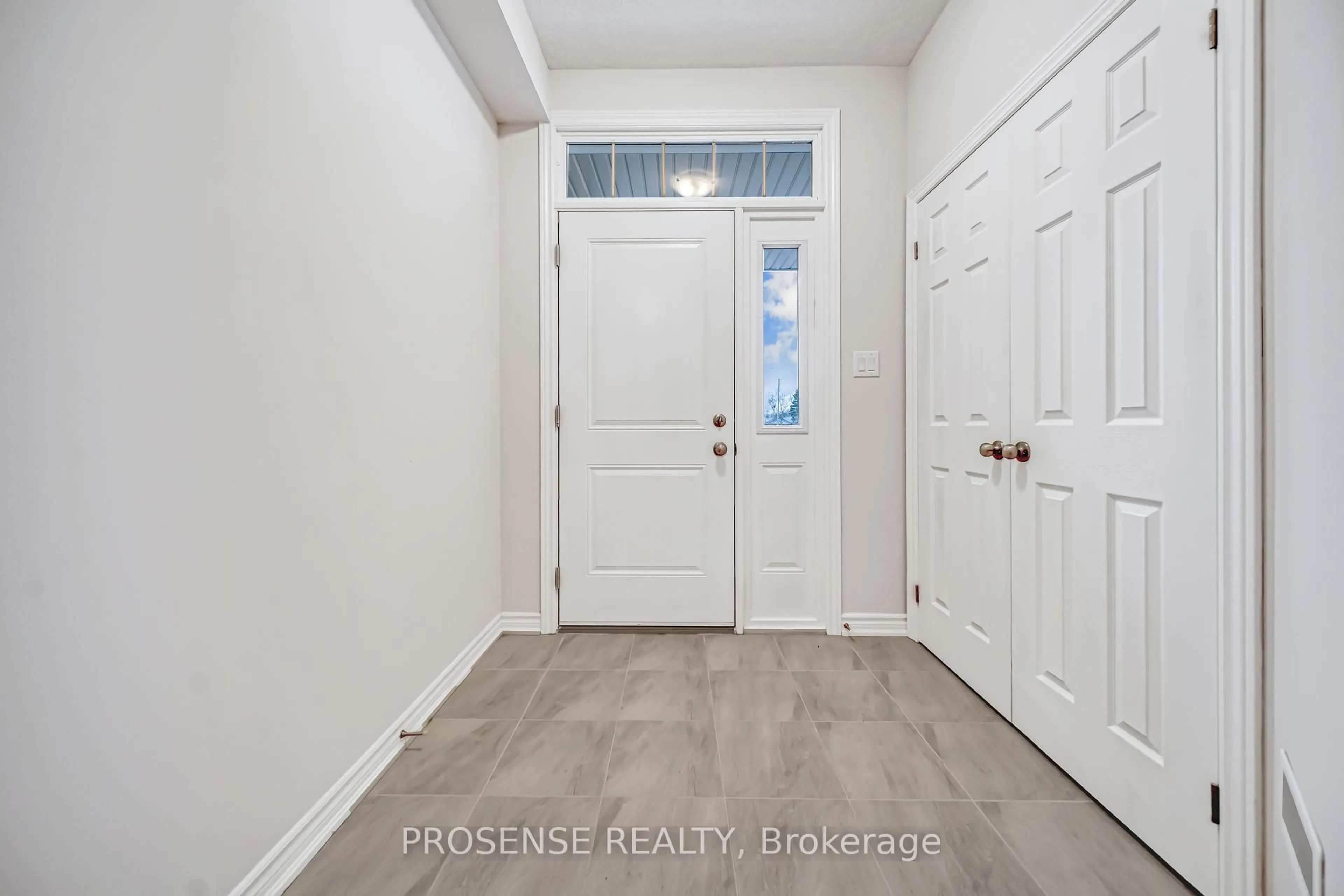 Indoor entryway for 677 Park Rd #124, Brantford Ontario N3R 0C2