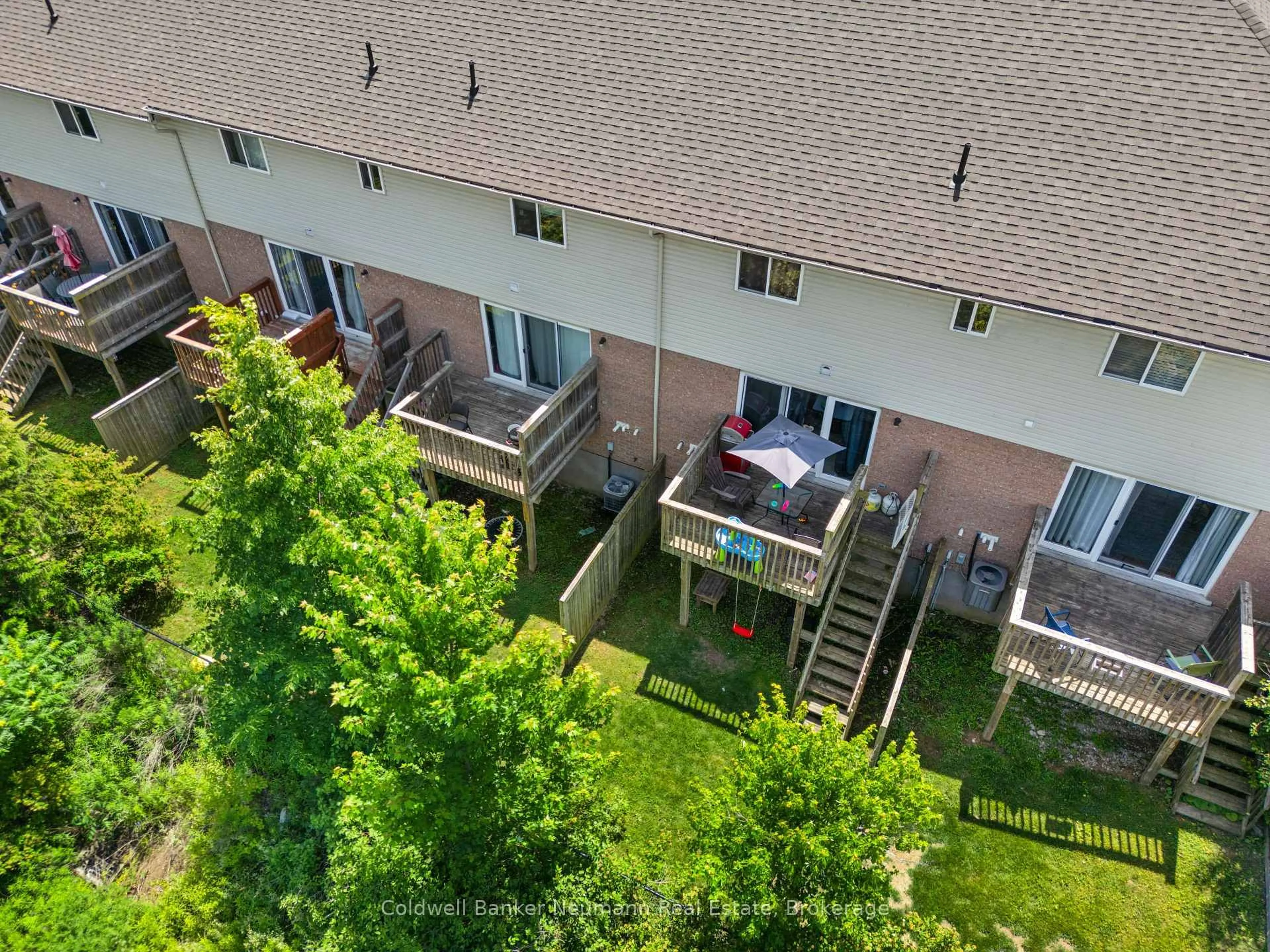 A pic from outside/outdoor area/front of a property/back of a property/a pic from drone, city buildings view from balcony for 361 Arkell Rd #28, Guelph Ontario N1L 1E5