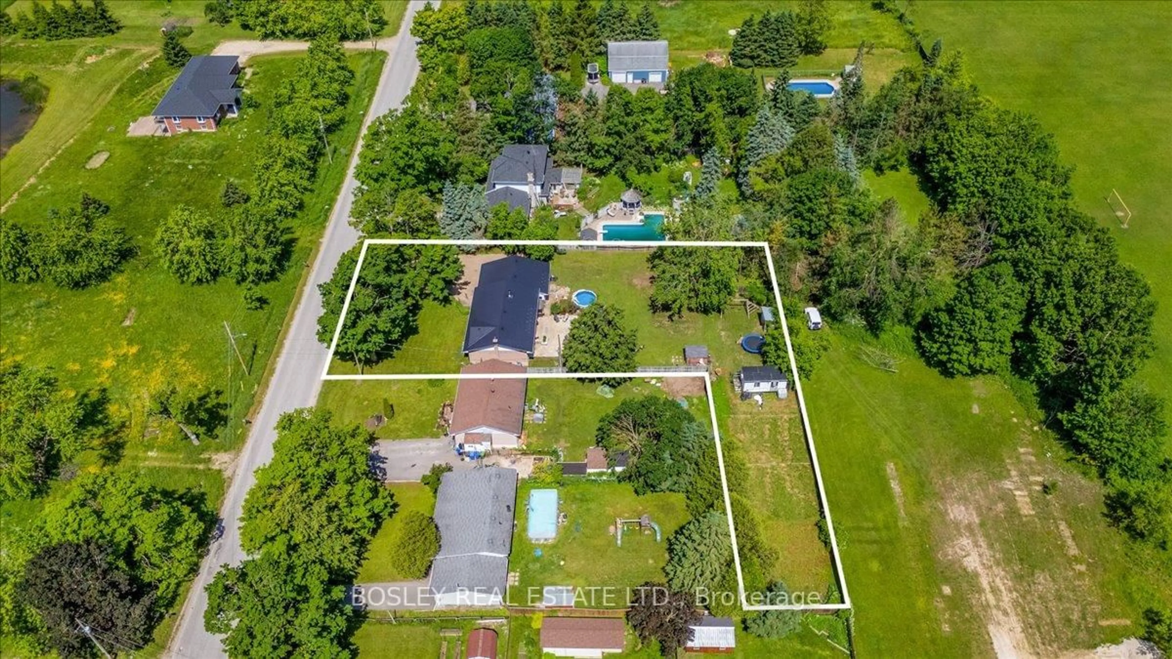 A pic from outside/outdoor area/front of a property/back of a property/a pic from drone, street for 441 Ida St, Southgate Ontario N0C 1B0