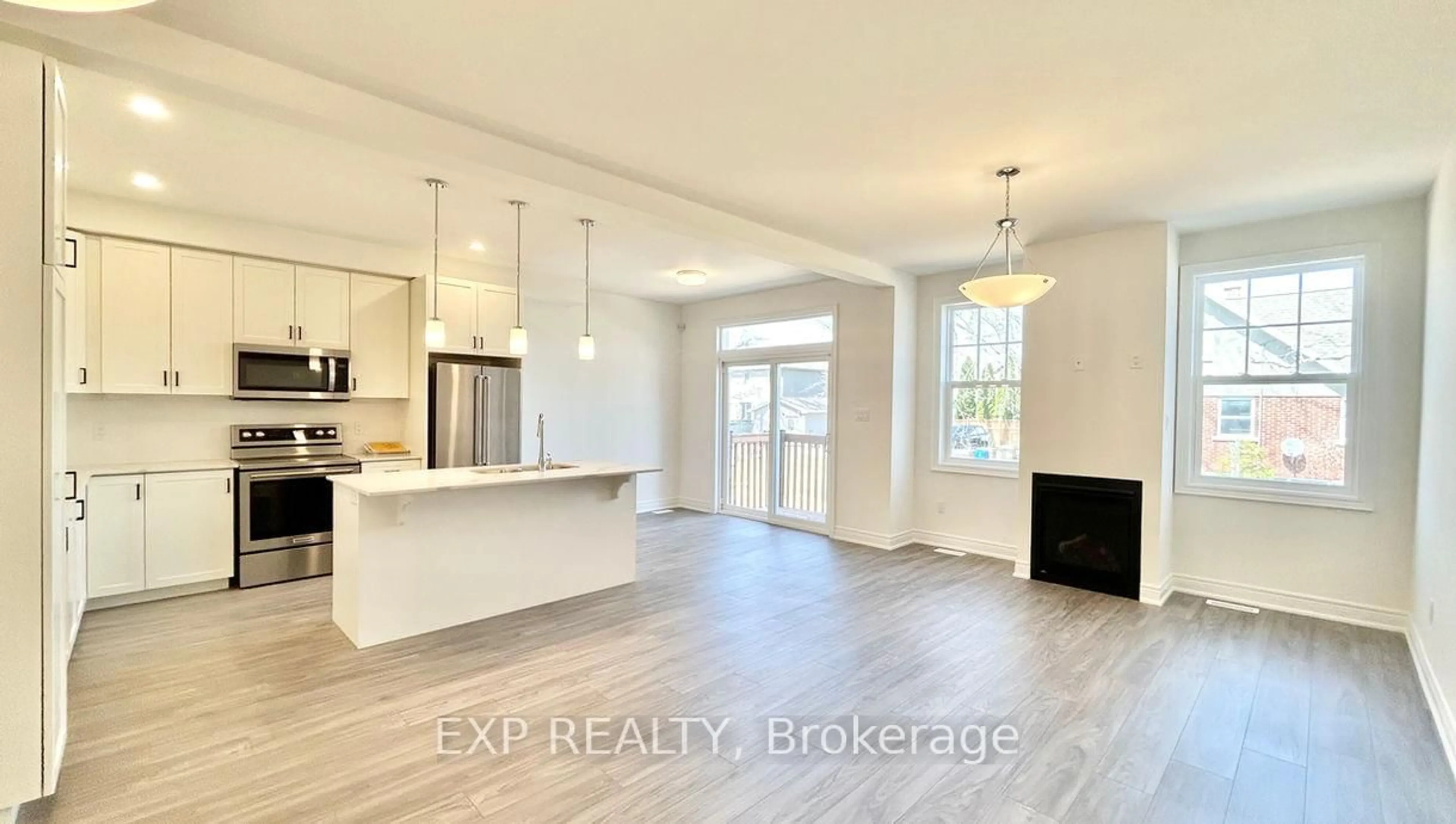 Open concept kitchen, unknown for 4 Paradise Grve, Niagara-on-the-Lake Ontario L0S 1J0
