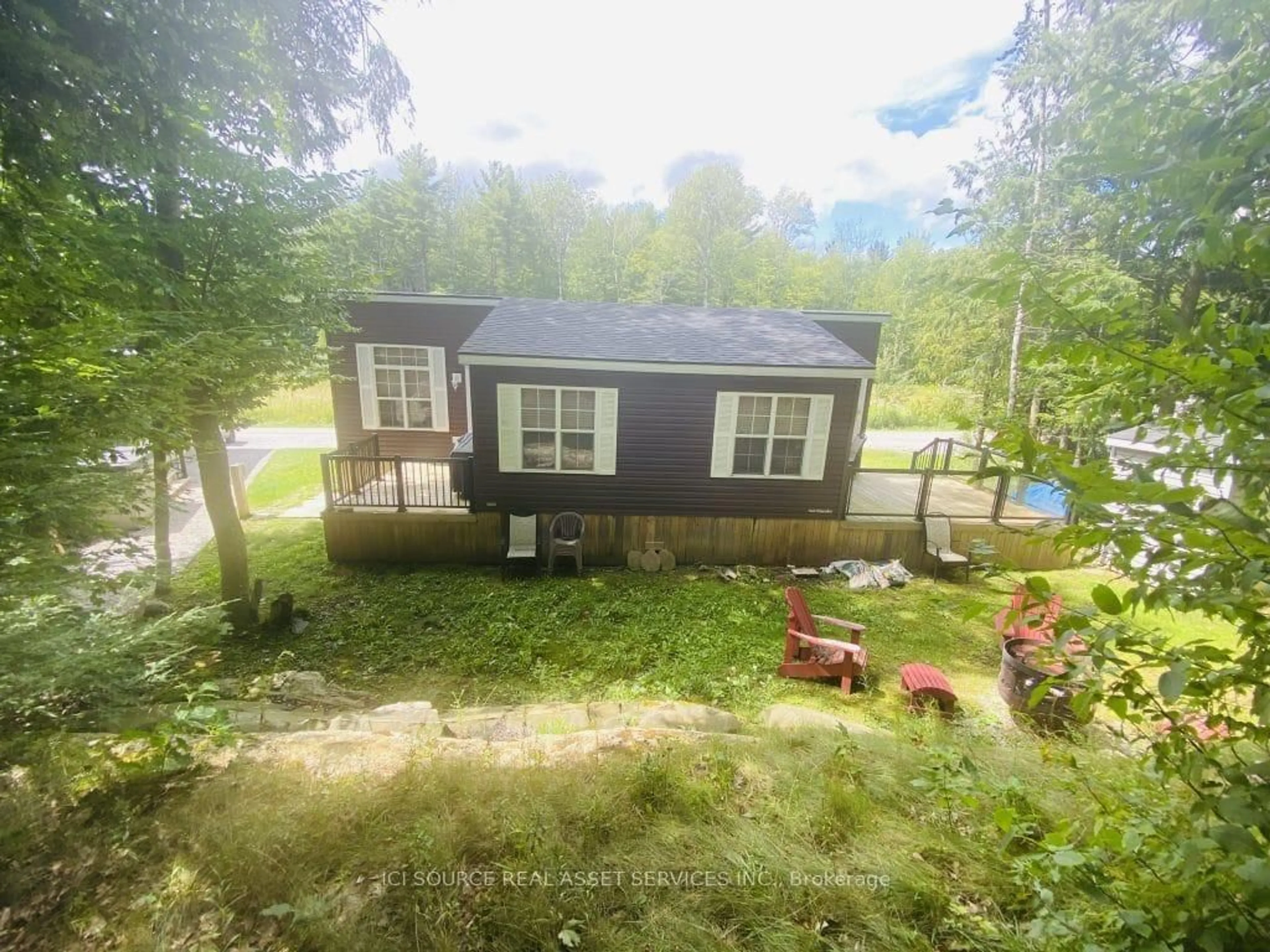A pic from outside/outdoor area/front of a property/back of a property/a pic from drone, unknown for 1082 Shamrock Marina Rd #229, Gravenhurst Ontario P0E 1N0
