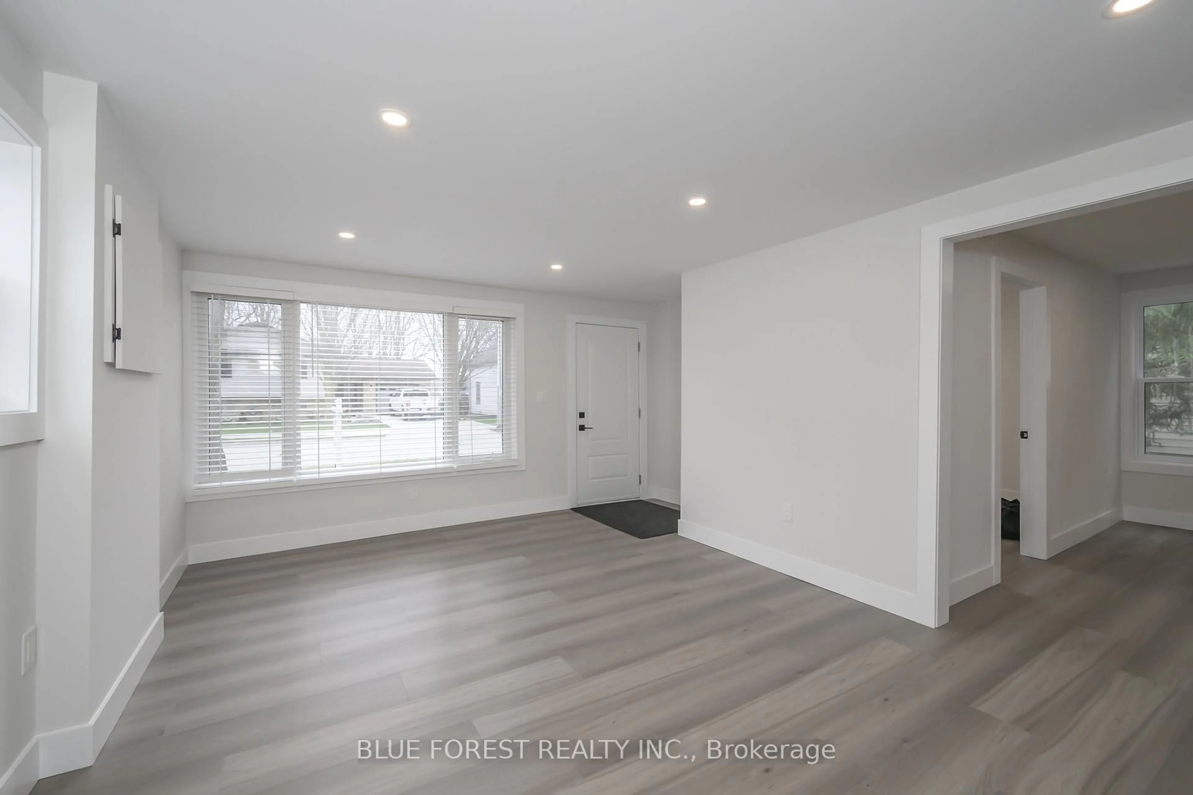 A pic of a room for 186 Victoria St, Southwest Middlesex Ontario N0L 1M0