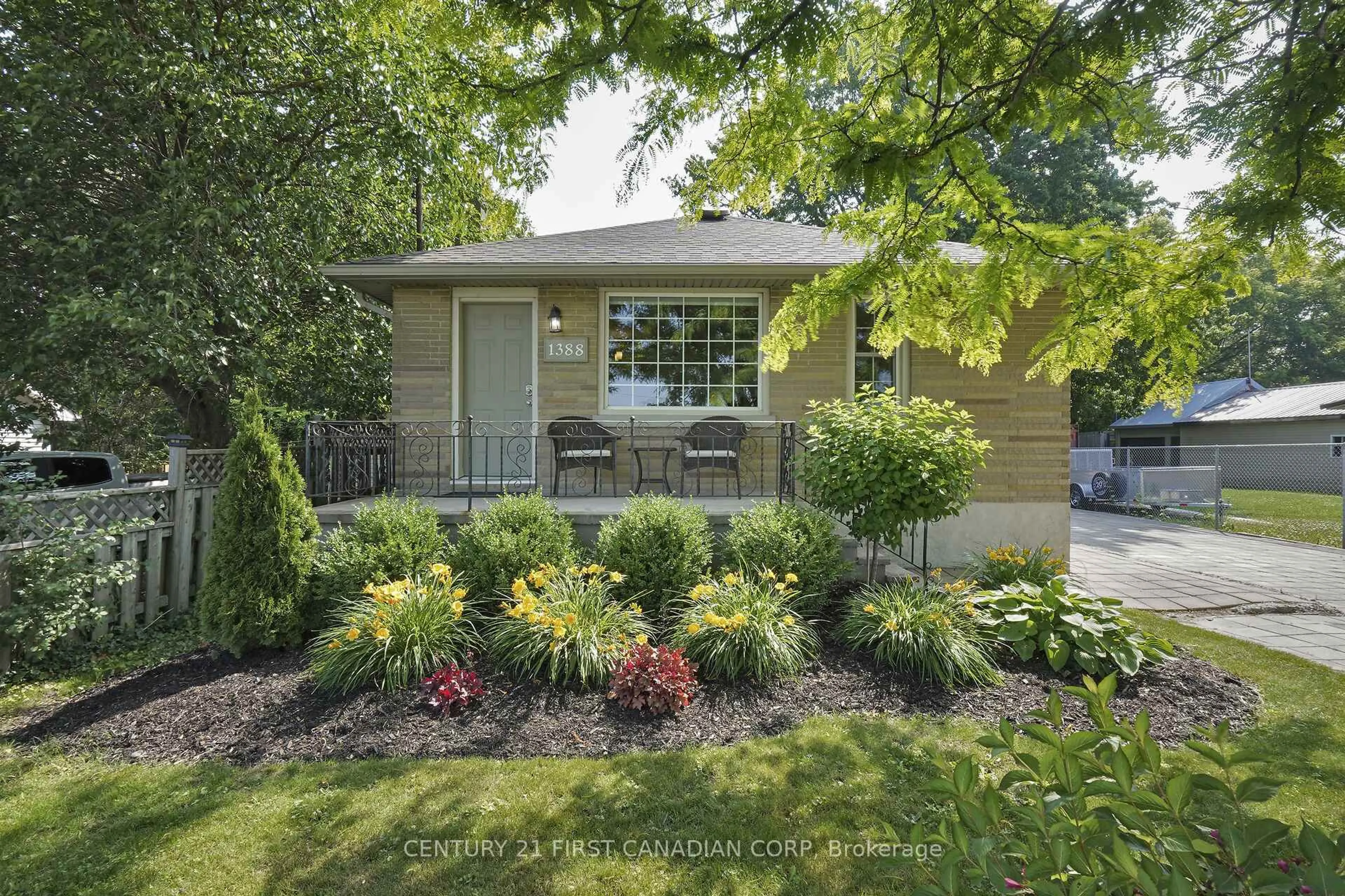 Home with brick exterior material, street for 1388 Crumlin Sdrd, London East Ontario N5V 1S1