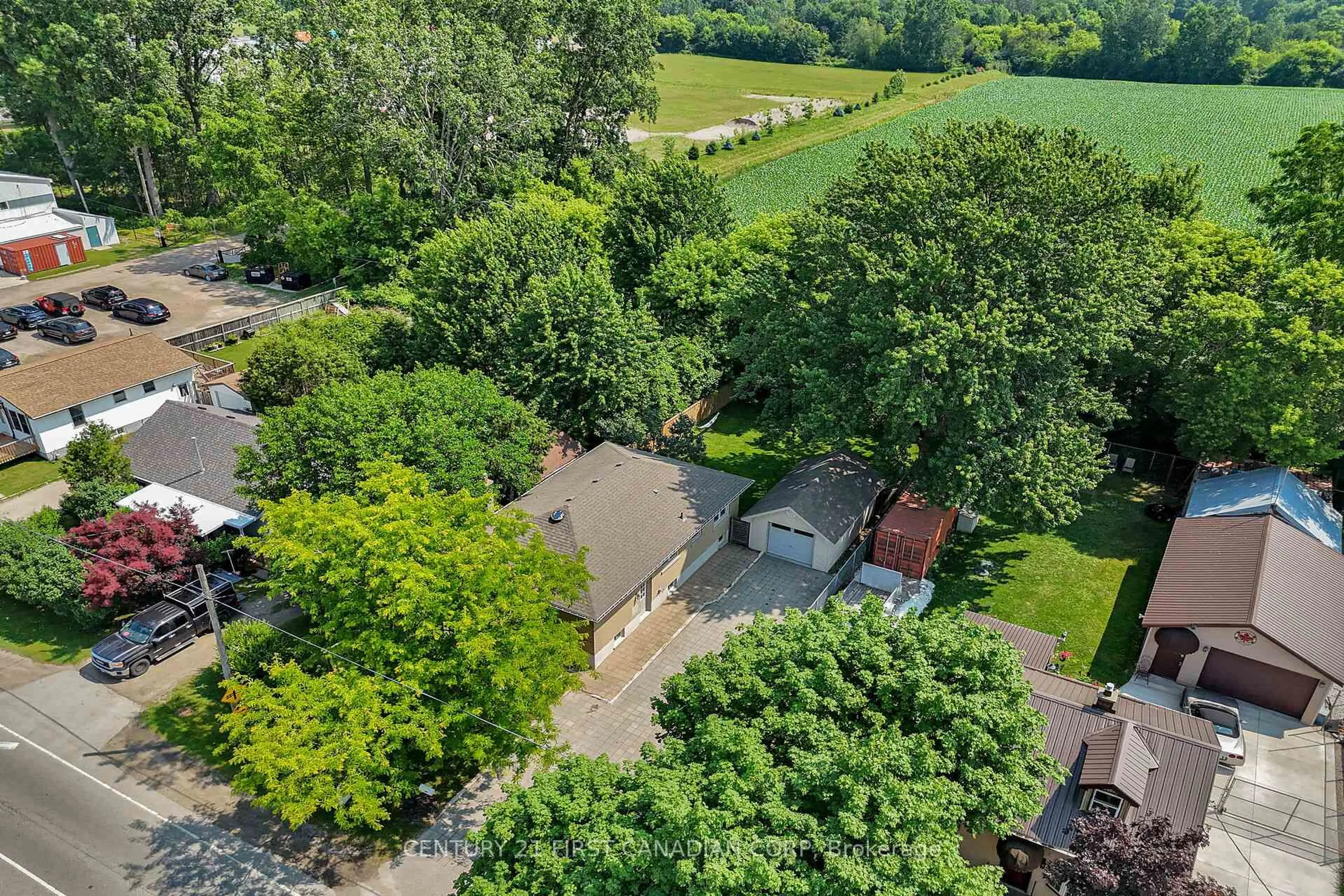 A pic from outside/outdoor area/front of a property/back of a property/a pic from drone, unknown for 1388 Crumlin Sdrd, London East Ontario N5V 1S1