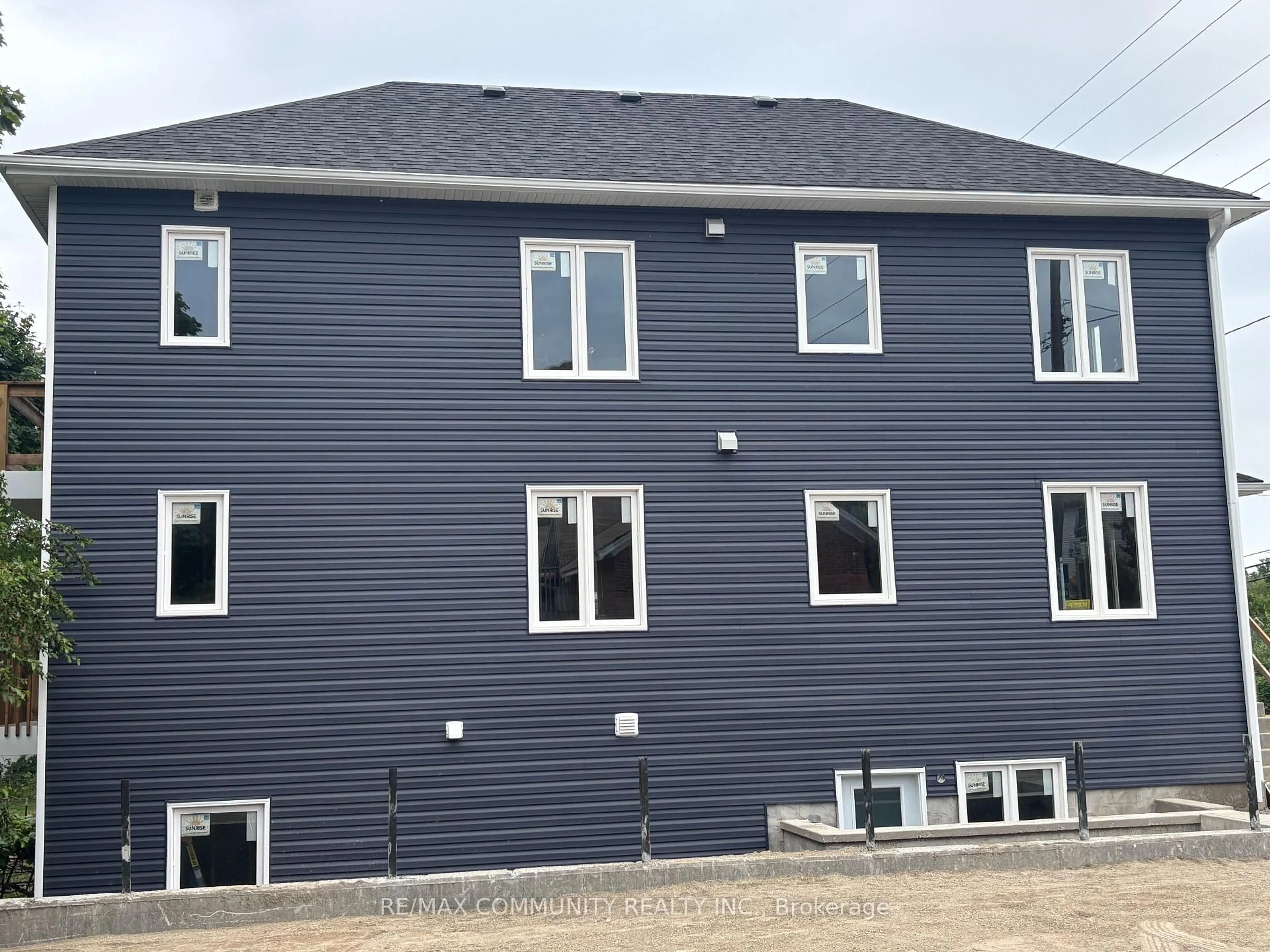 Home with vinyl exterior material, building for 0 Dufferin St, Quinte West Ontario K8V 3R3
