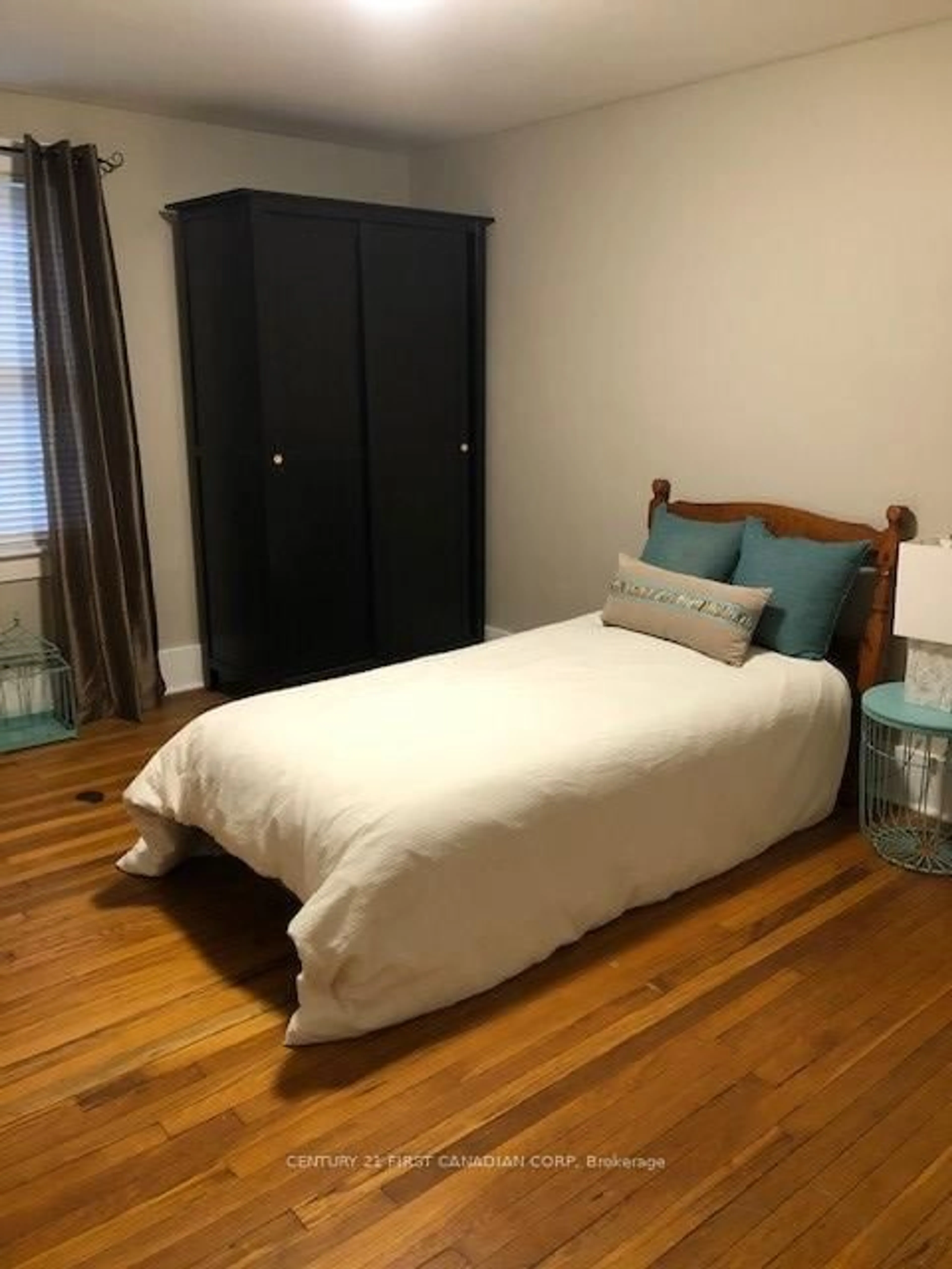 Bedroom with bed, unknown for 204 Selkirk St, Chatham-Kent Ontario N7L 1Z4