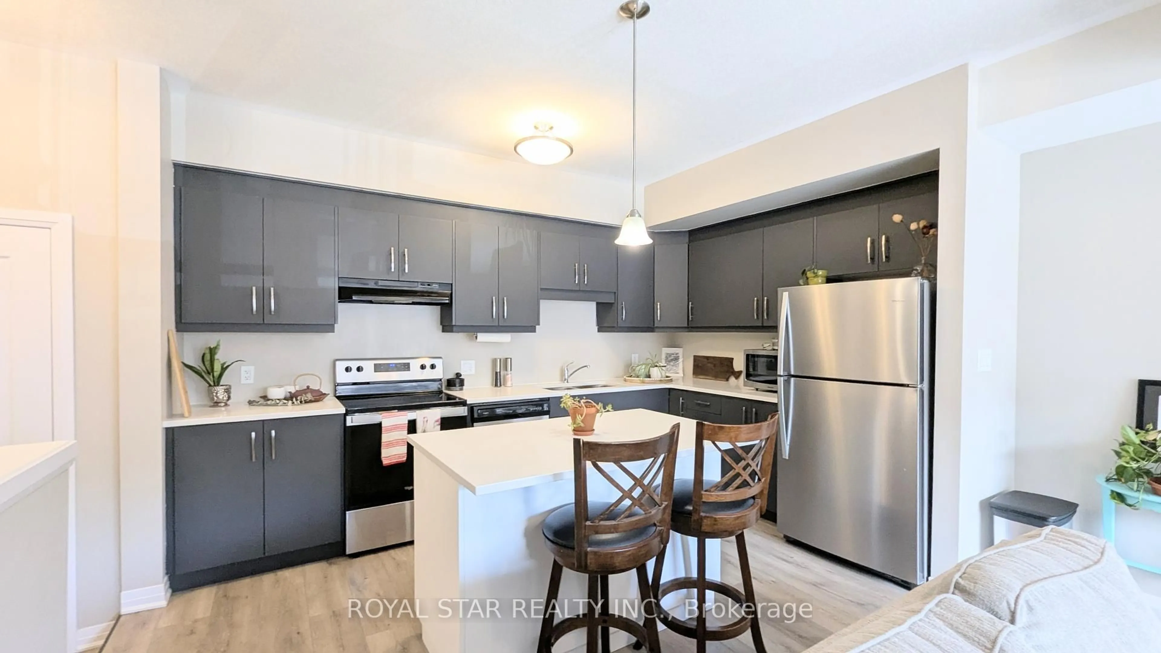 Open concept kitchen, unknown for 25 Isherwood Ave #87, Cambridge Ontario N1R 0E3