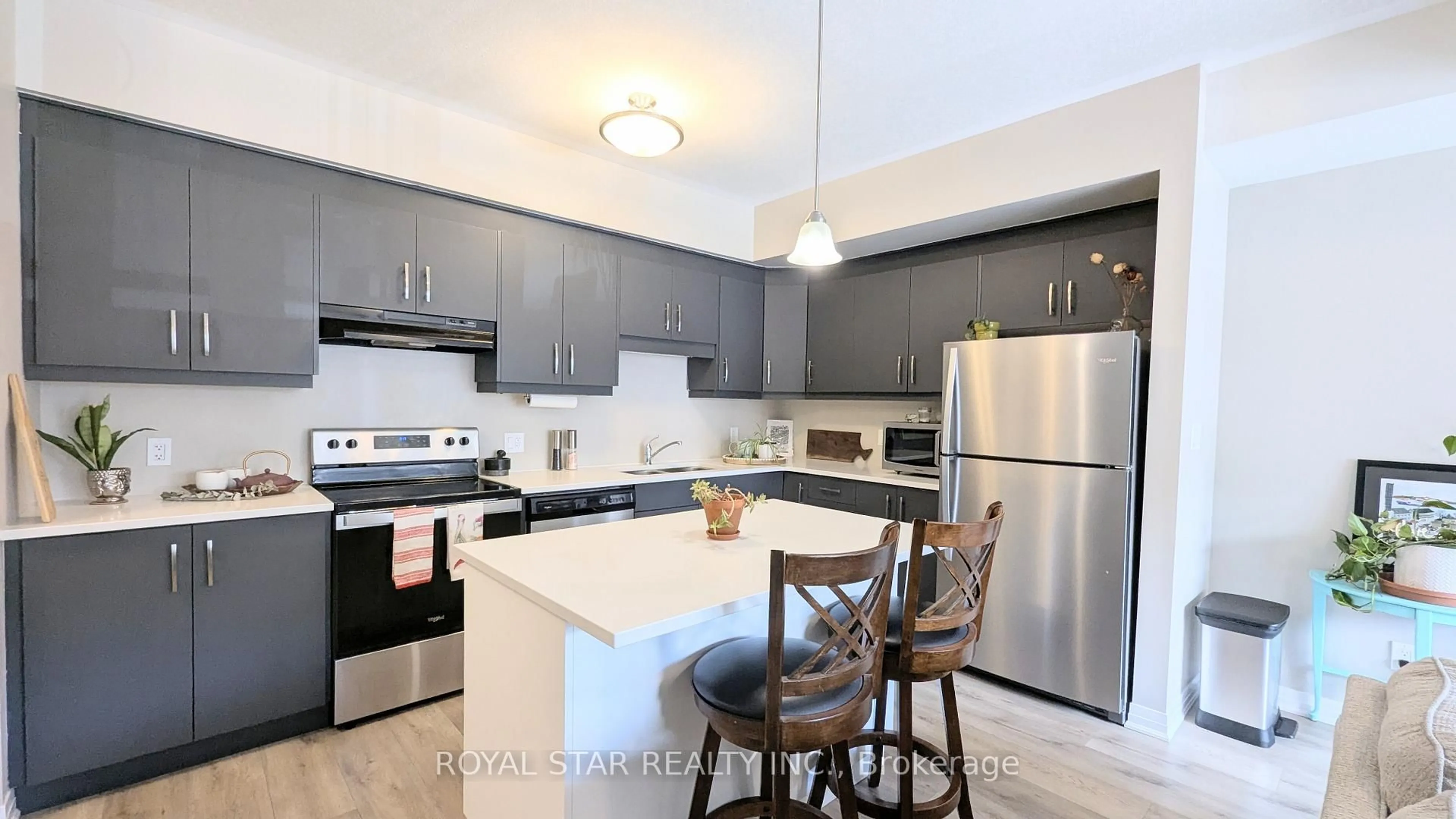 Open concept kitchen, unknown for 25 Isherwood Ave #87, Cambridge Ontario N1R 0E3