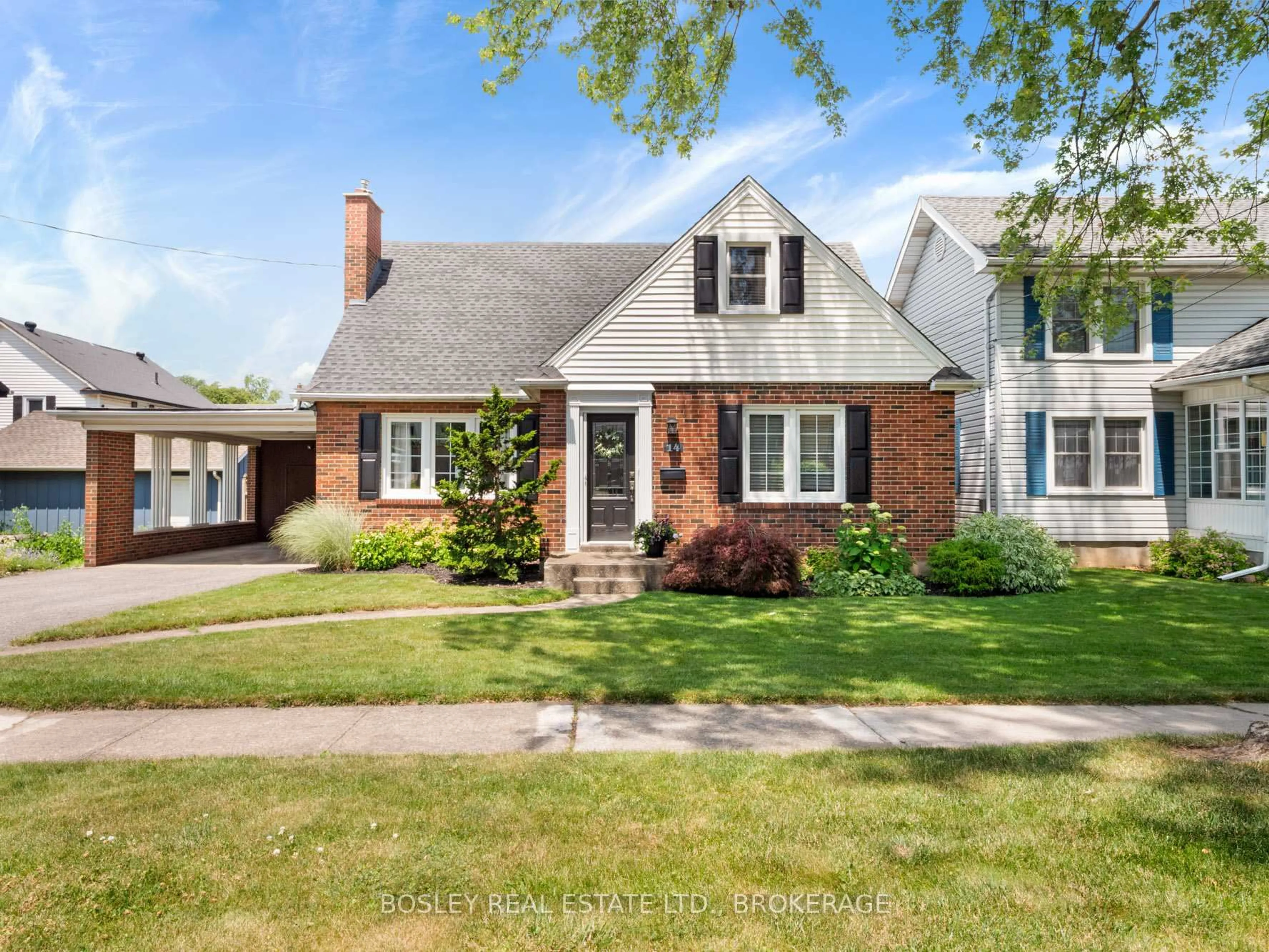 Home with brick exterior material, street for 14 Vine St, Thorold Ontario L2V 1S7