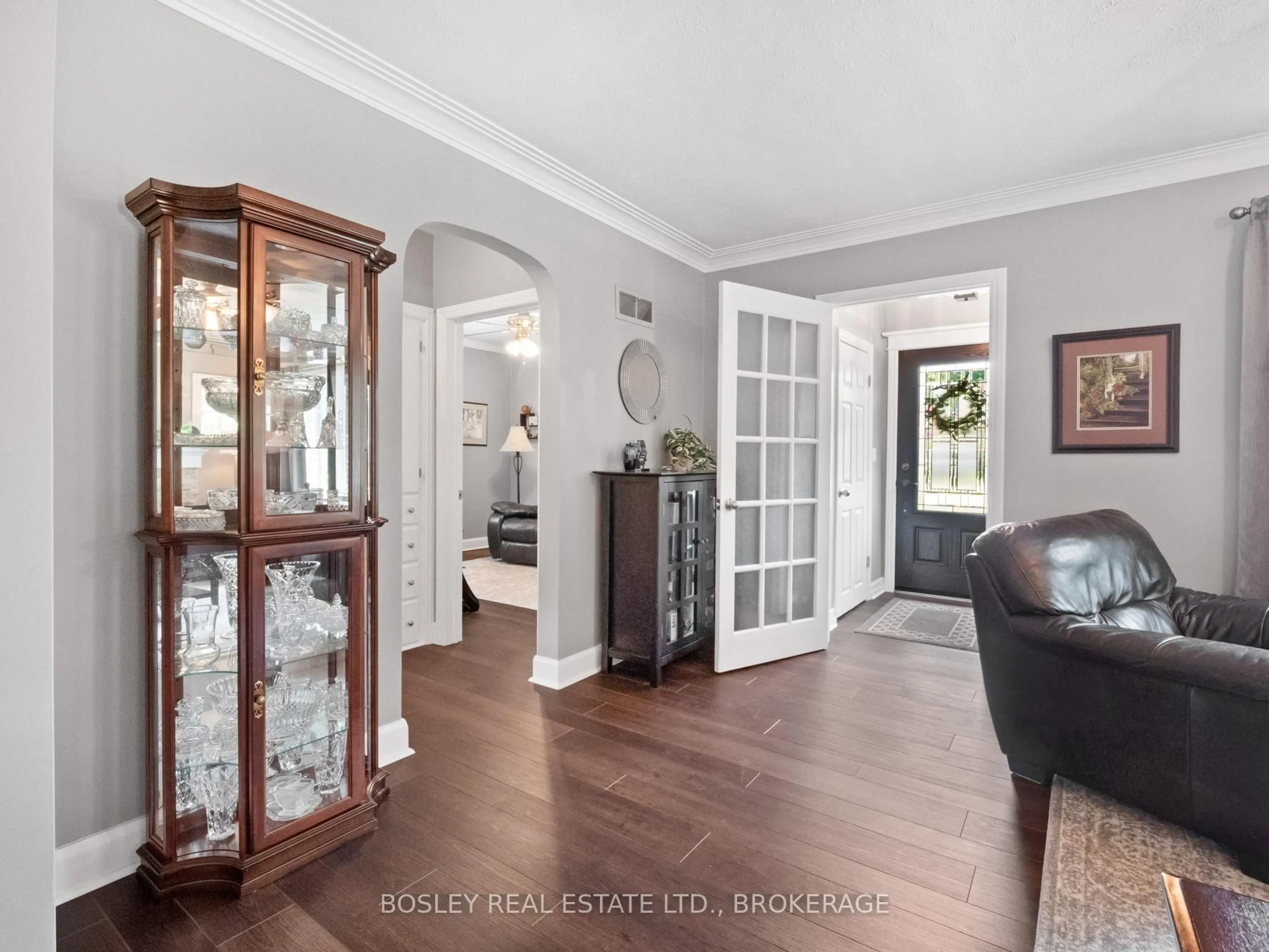 Indoor entryway for 14 Vine St, Thorold Ontario L2V 1S7