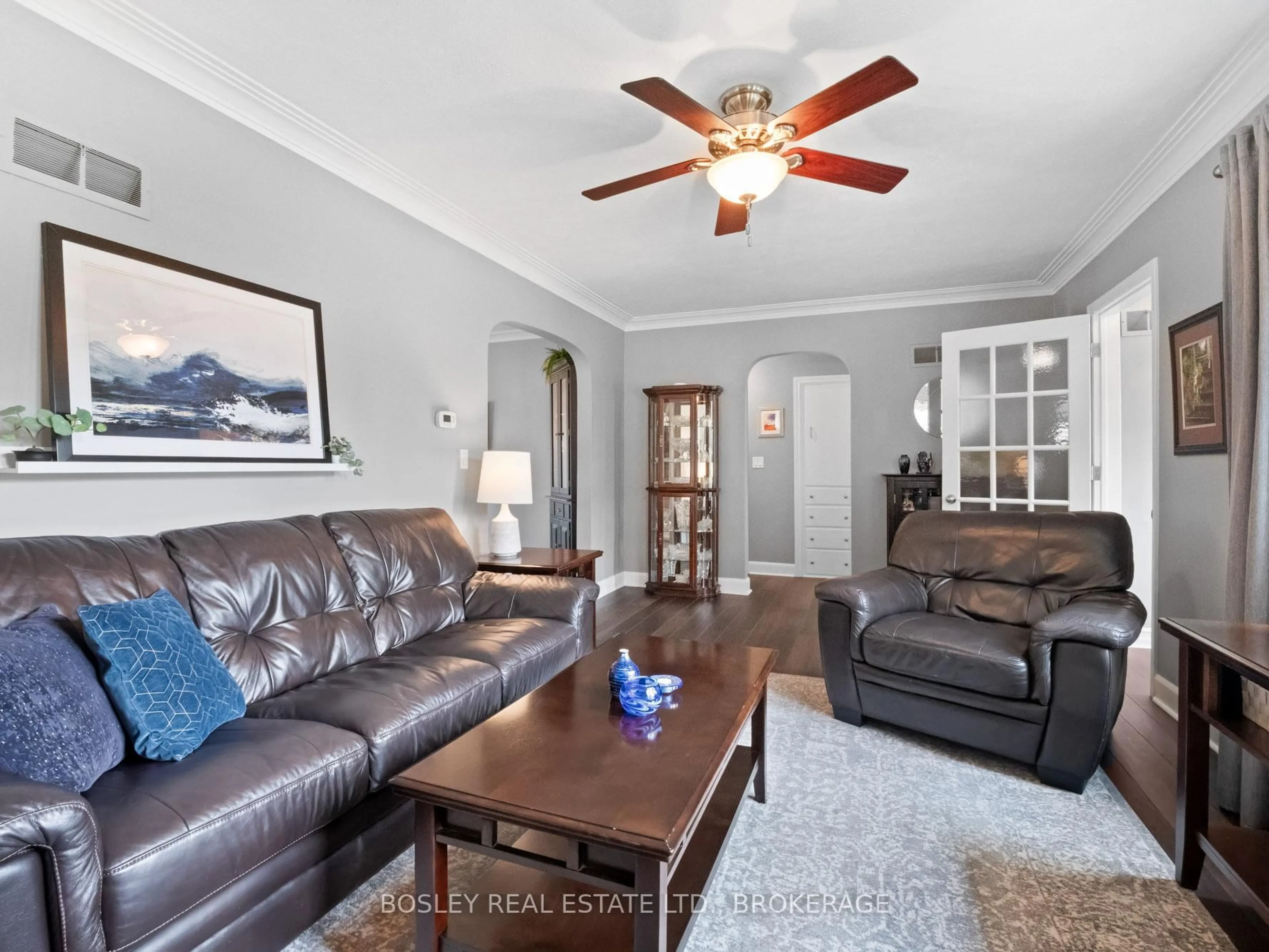 Living room with furniture, unknown for 14 Vine St, Thorold Ontario L2V 1S7