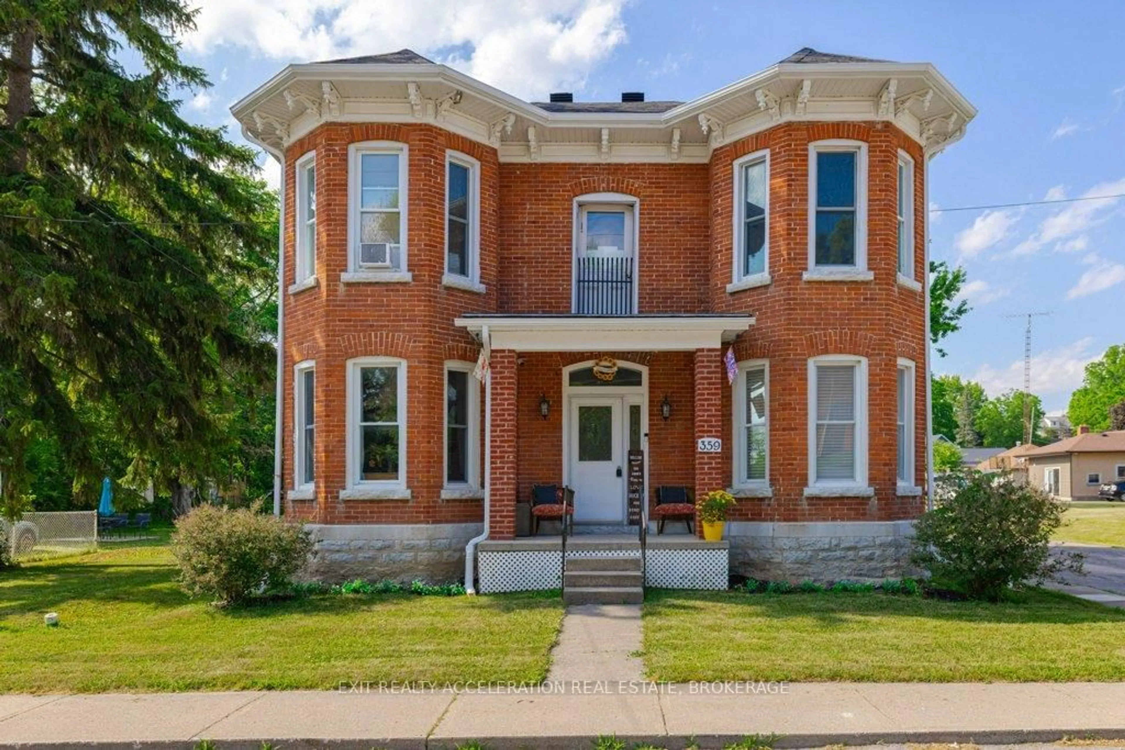 Home with brick exterior material, building for 359 Thomas St, Deseronto Ontario K0K 1X0