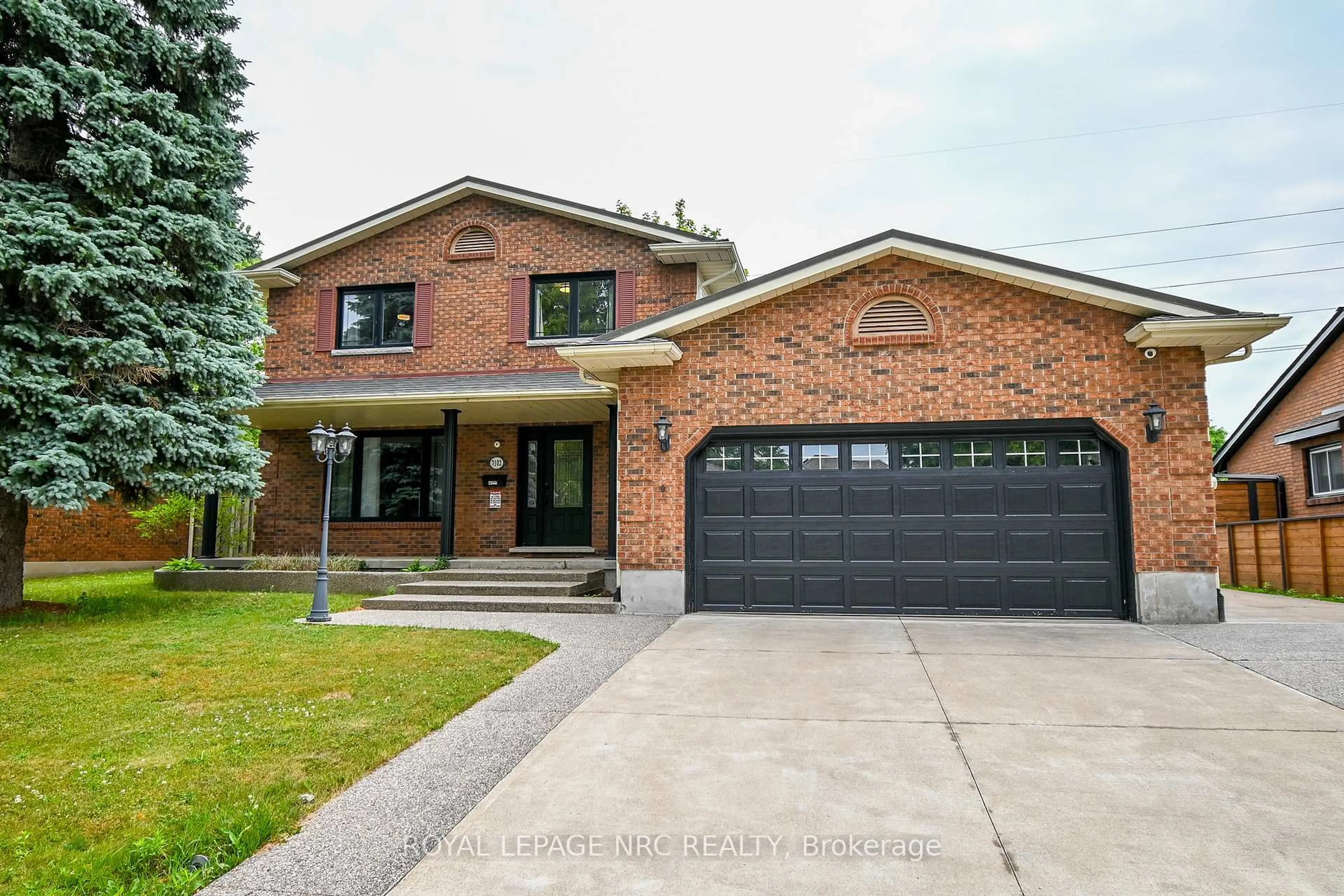 Home with brick exterior material, street for 7102 Burbank Cres, Niagara Falls Ontario L2J 4E7