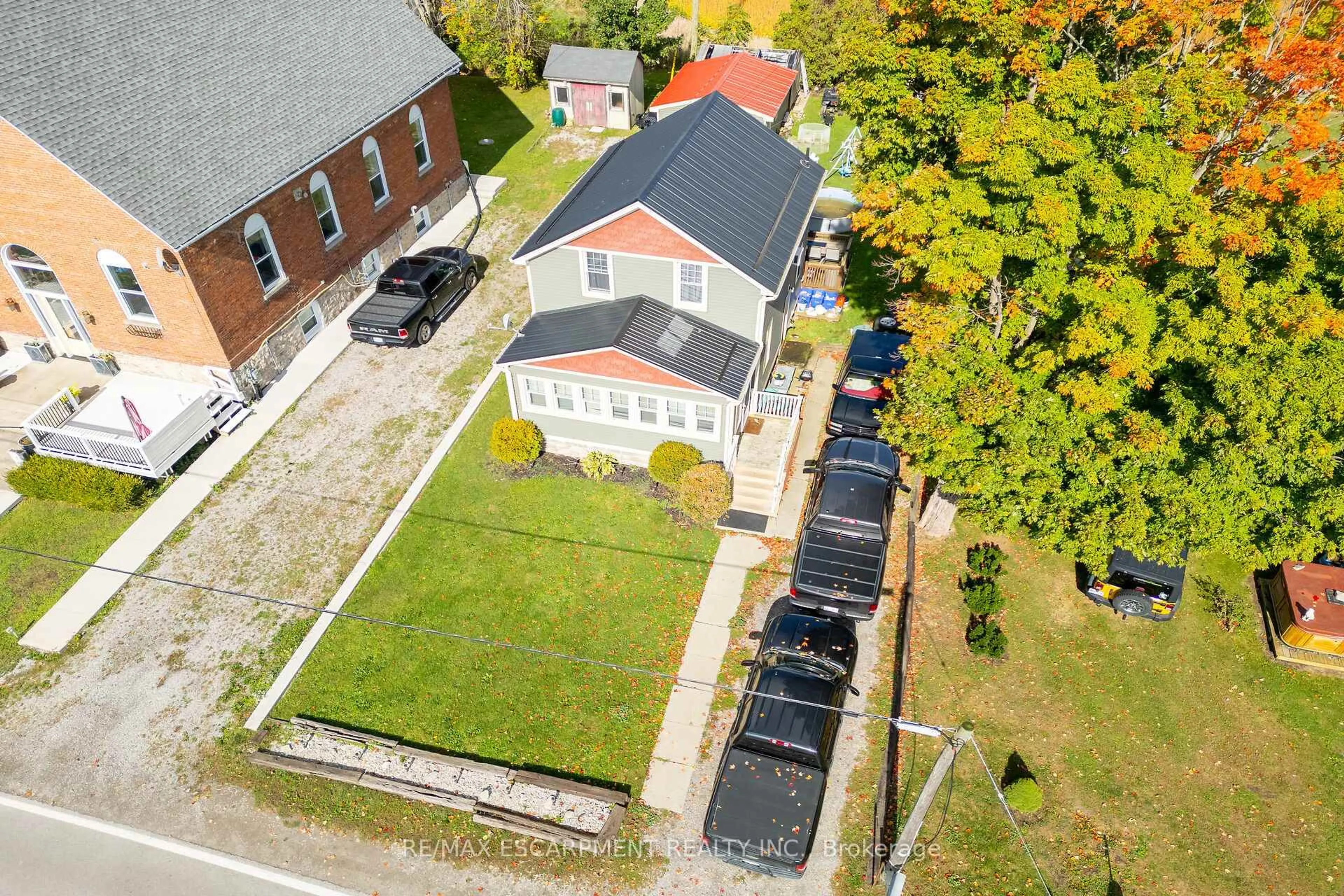 A pic from outside/outdoor area/front of a property/back of a property/a pic from drone, street for 2689 NORTH SHORE Blvd, Haldimand Ontario N0A 1K0
