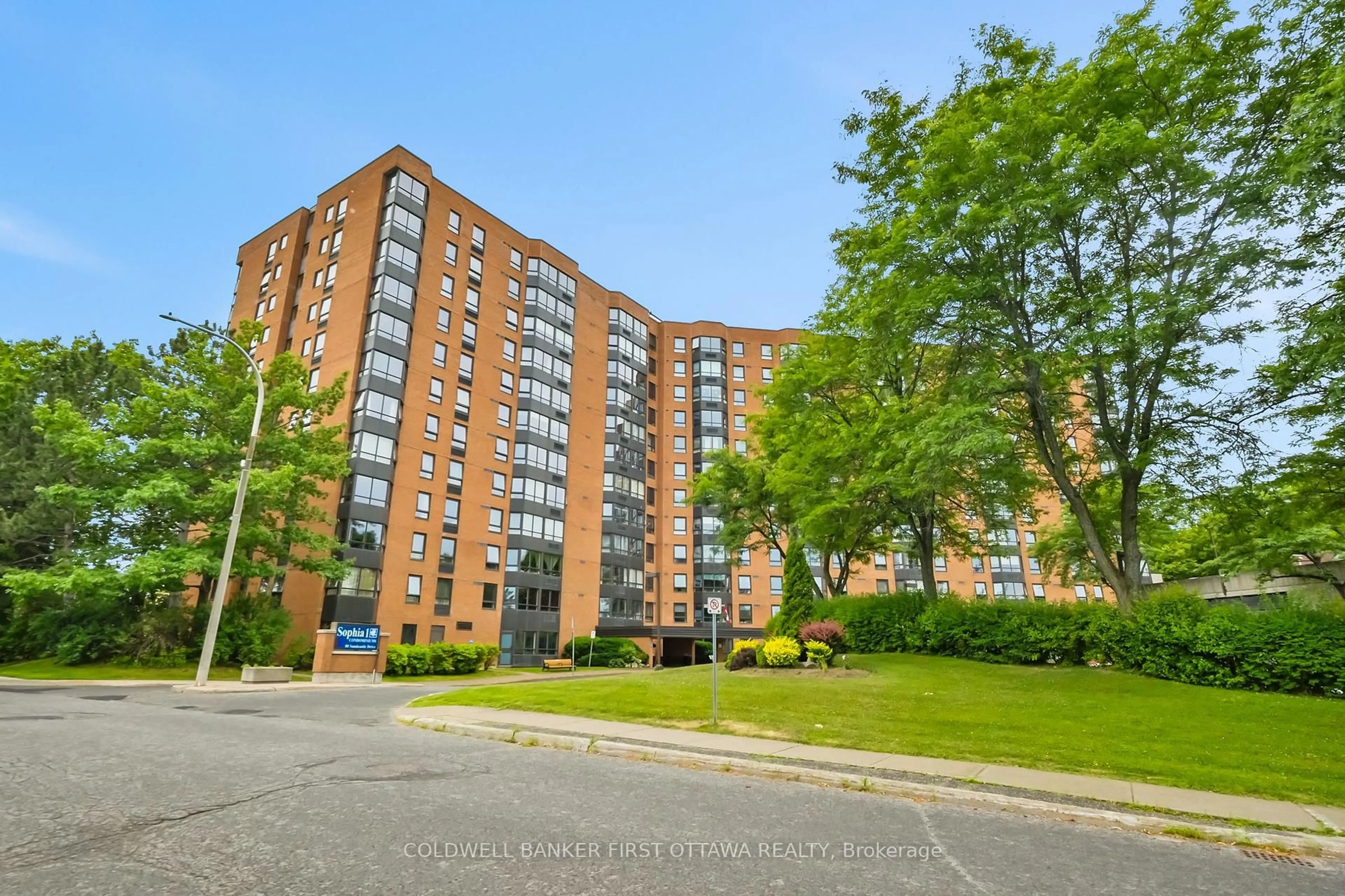 Unknown for 80 Sandcastle Dr #412, Ottawa Ontario K2H 9E7