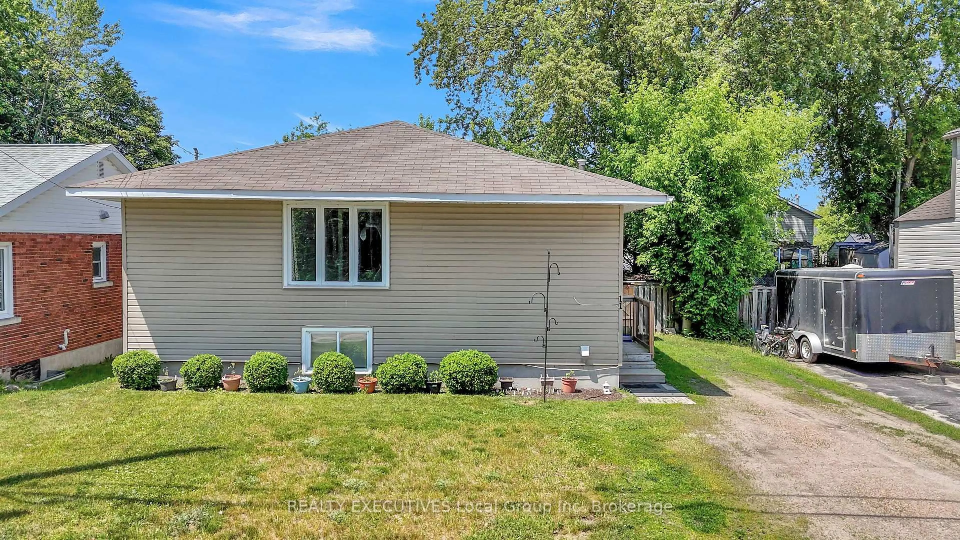 Home with vinyl exterior material, street for 11 Gertrude St, North Bay Ontario P1A 1J2