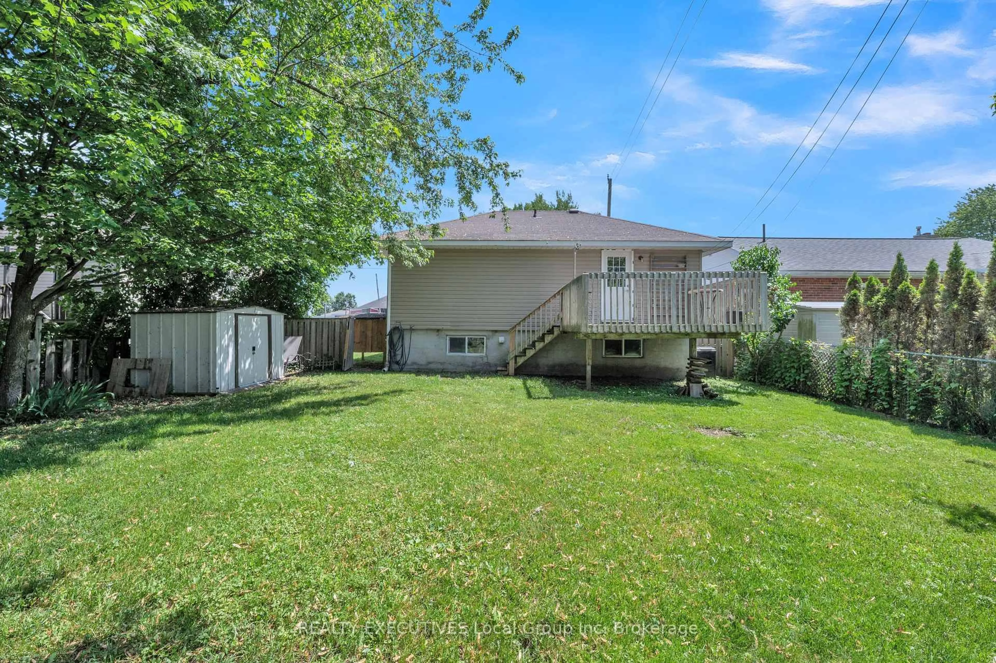 Unknown for 11 Gertrude St, North Bay Ontario P1A 1J2