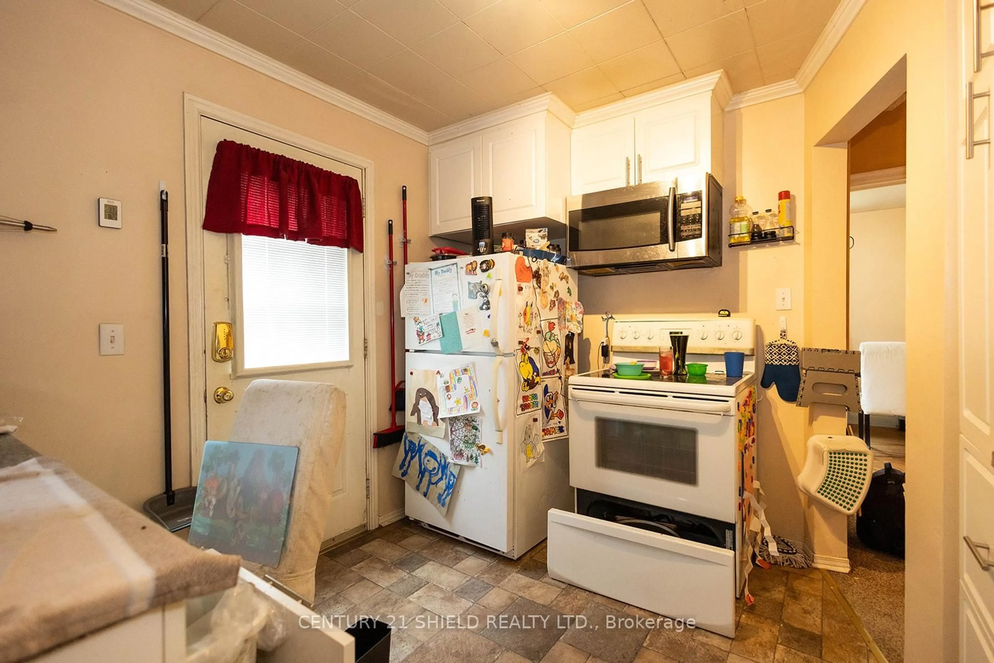 Standard kitchen, unknown for 1003 Leonard Ave, Cornwall Ontario K6J 1M1