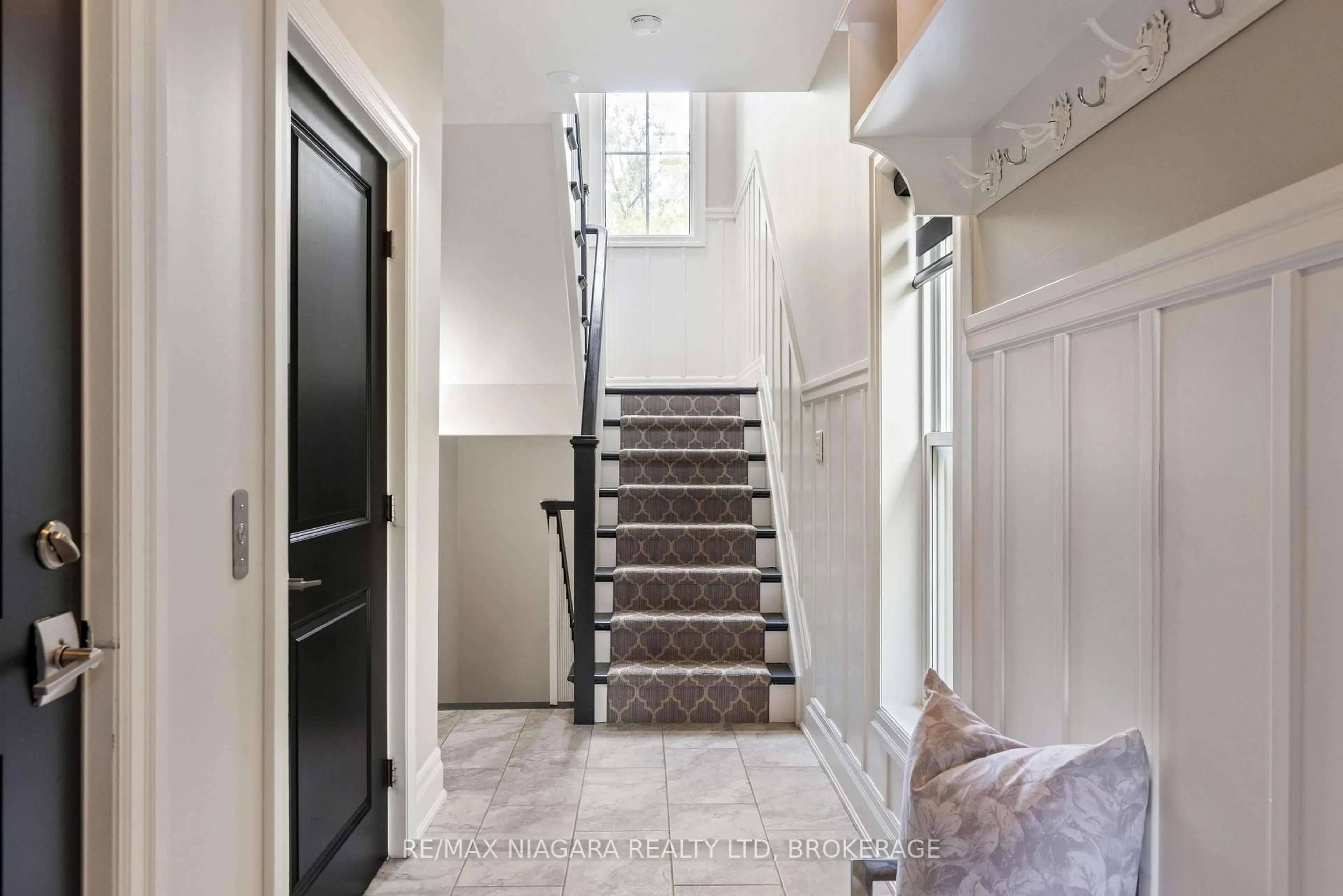Unknown for 4 Aberdeen Lane, Niagara-on-the-Lake Ontario L0S 1J0