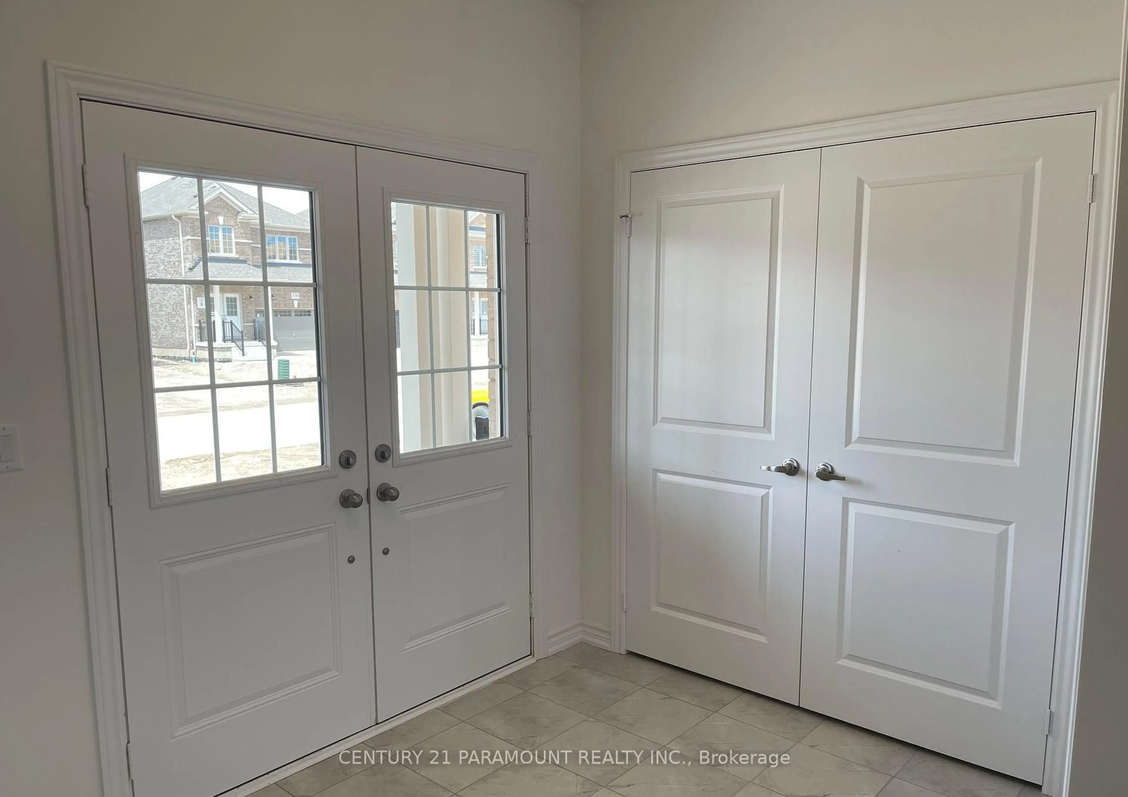 Indoor entryway for 325 Moody St, Southgate Ontario N0C 1B0
