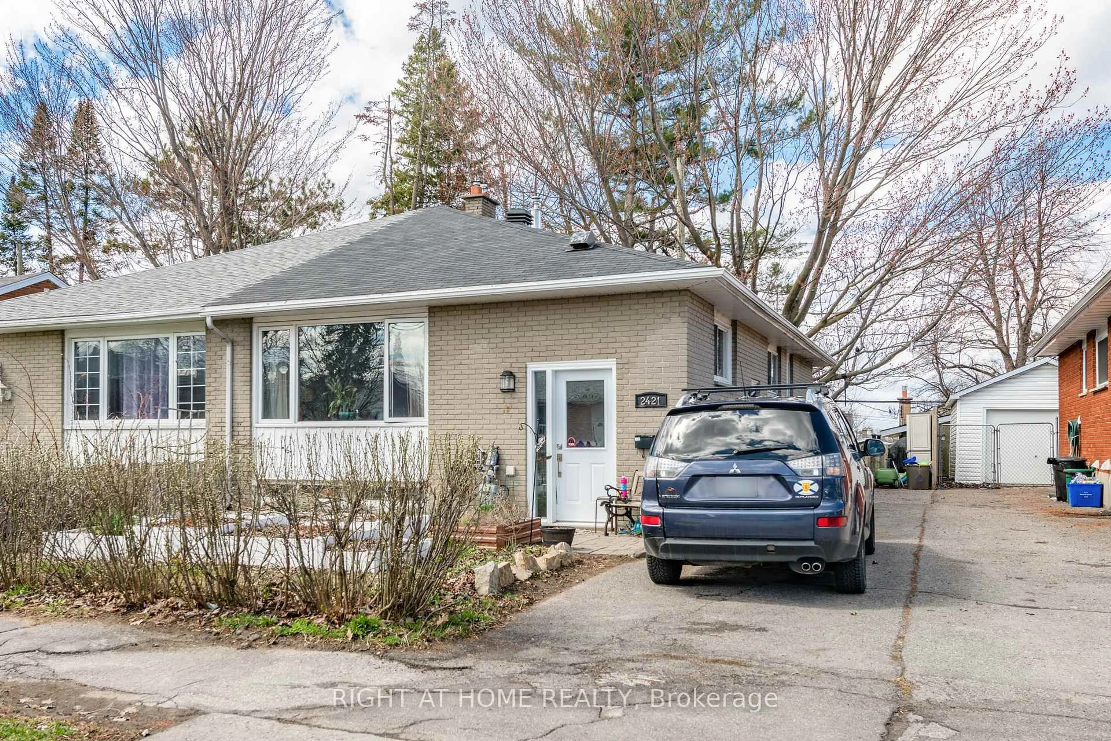 Unknown for 2421 IRIS St, Ottawa Ontario K2C 1C7
