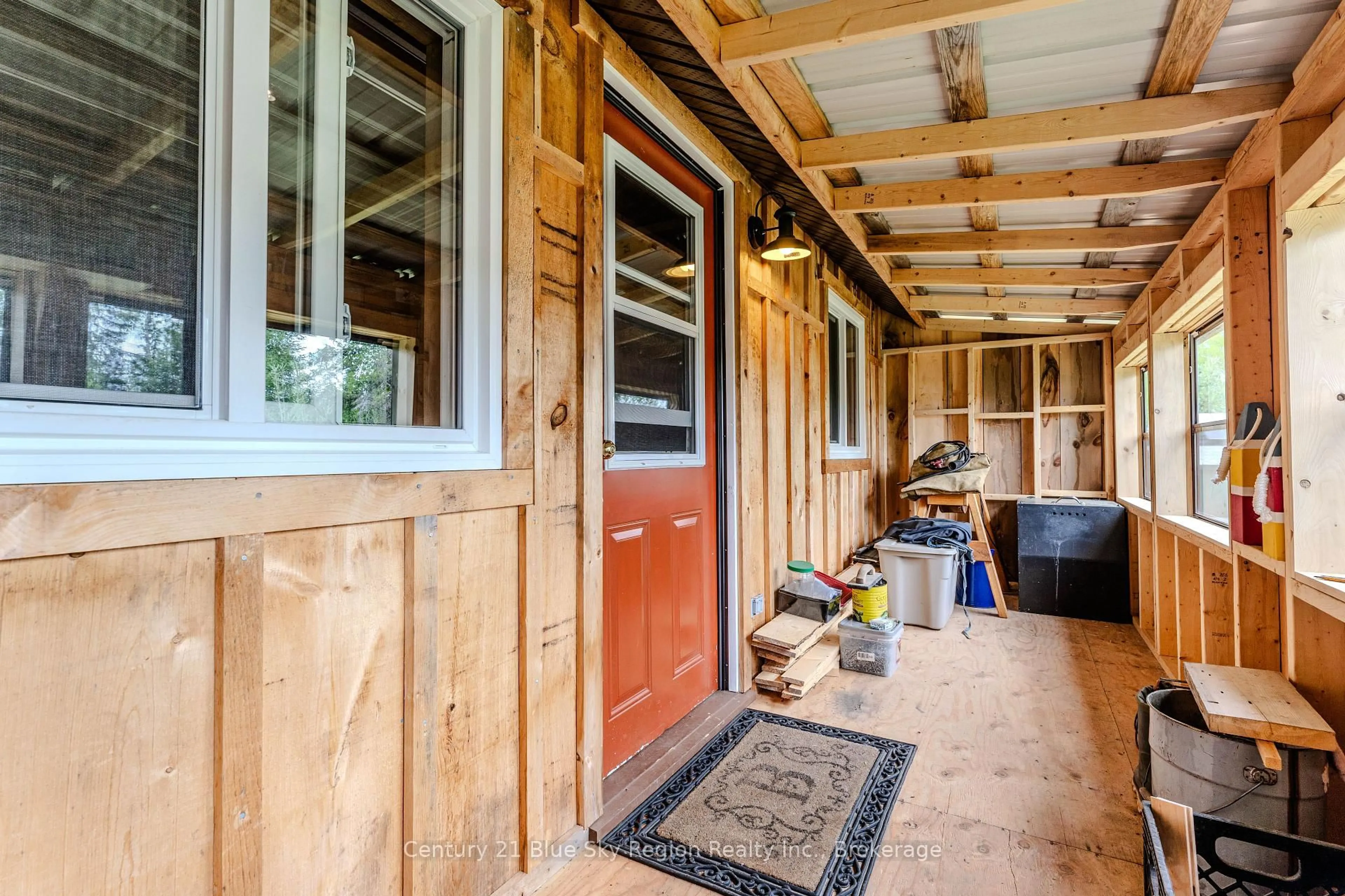 Indoor entryway for 10385 RABBIT LAKE, Temagami Ontario P0H 2H0