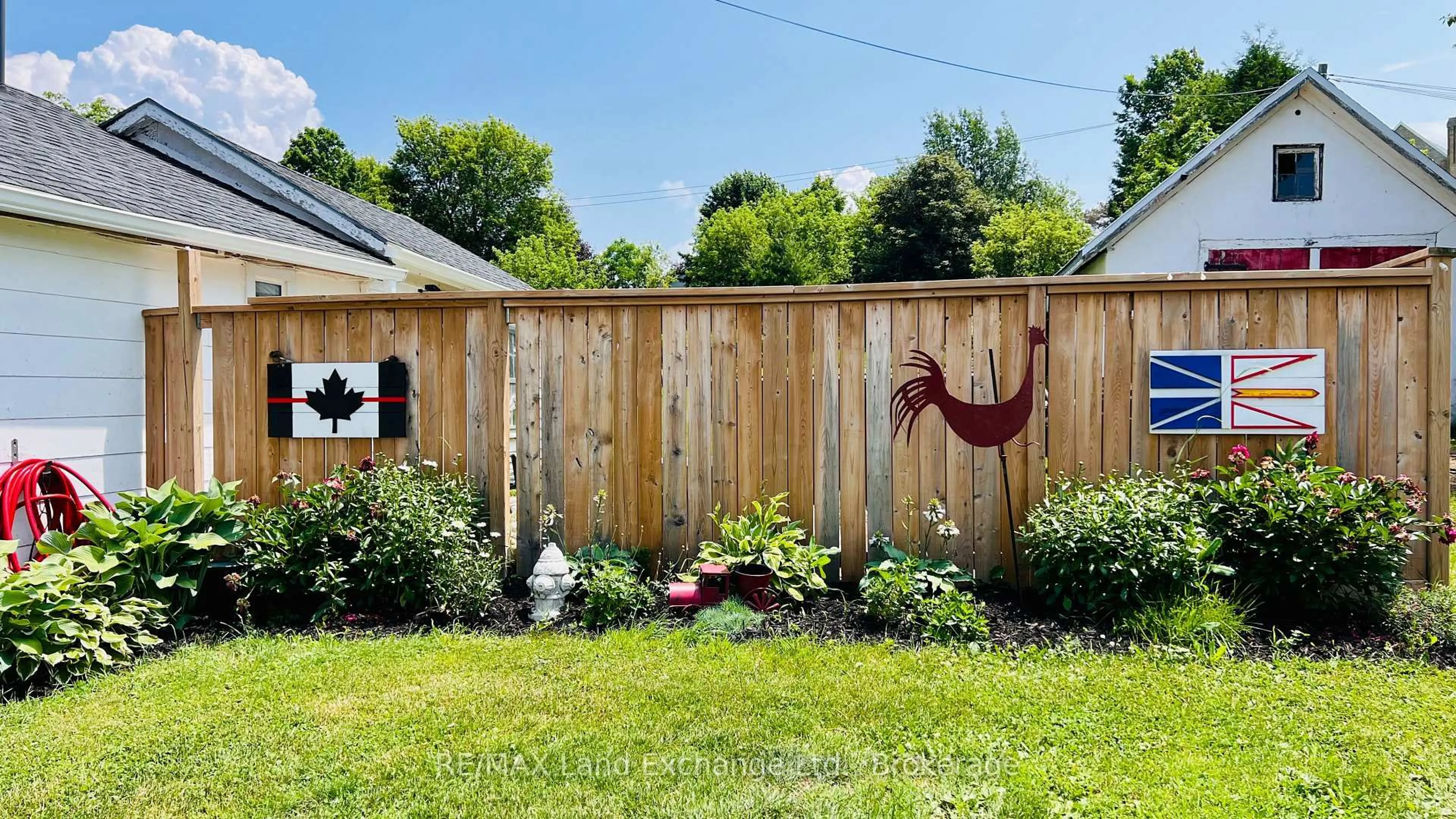 Patio, unknown for 523 Outram St, Huron-Kinloss Ontario N0G 2H0