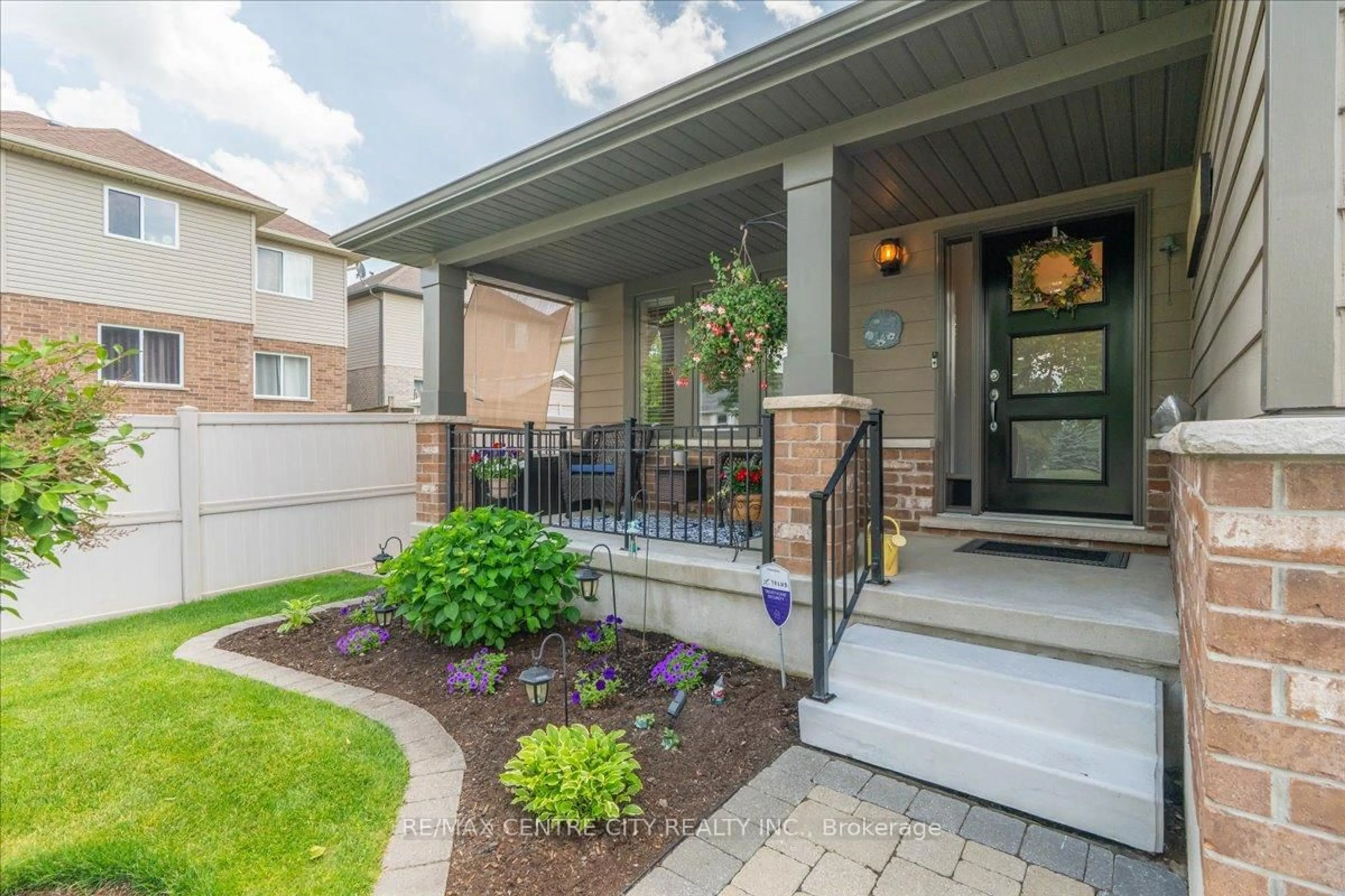 Unknown for 2 Cherry Blossom Lane, St. Thomas Ontario N5R 1L2